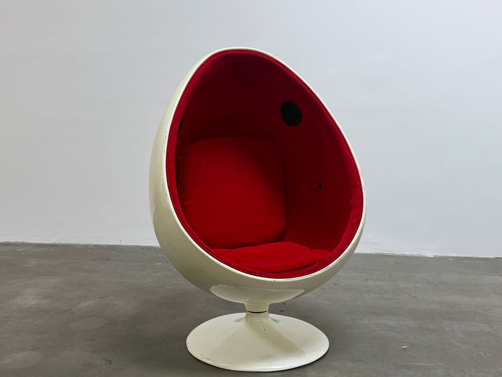 Ovalia Egg Chair by Henrik Thor-Larsen, 1980: Danish midcentury modern white Ovalia Egg chair designed by Henrik Thor-Larsen, fiberglass frame with red upholstery. Height: 52 in. Width: 36 in.