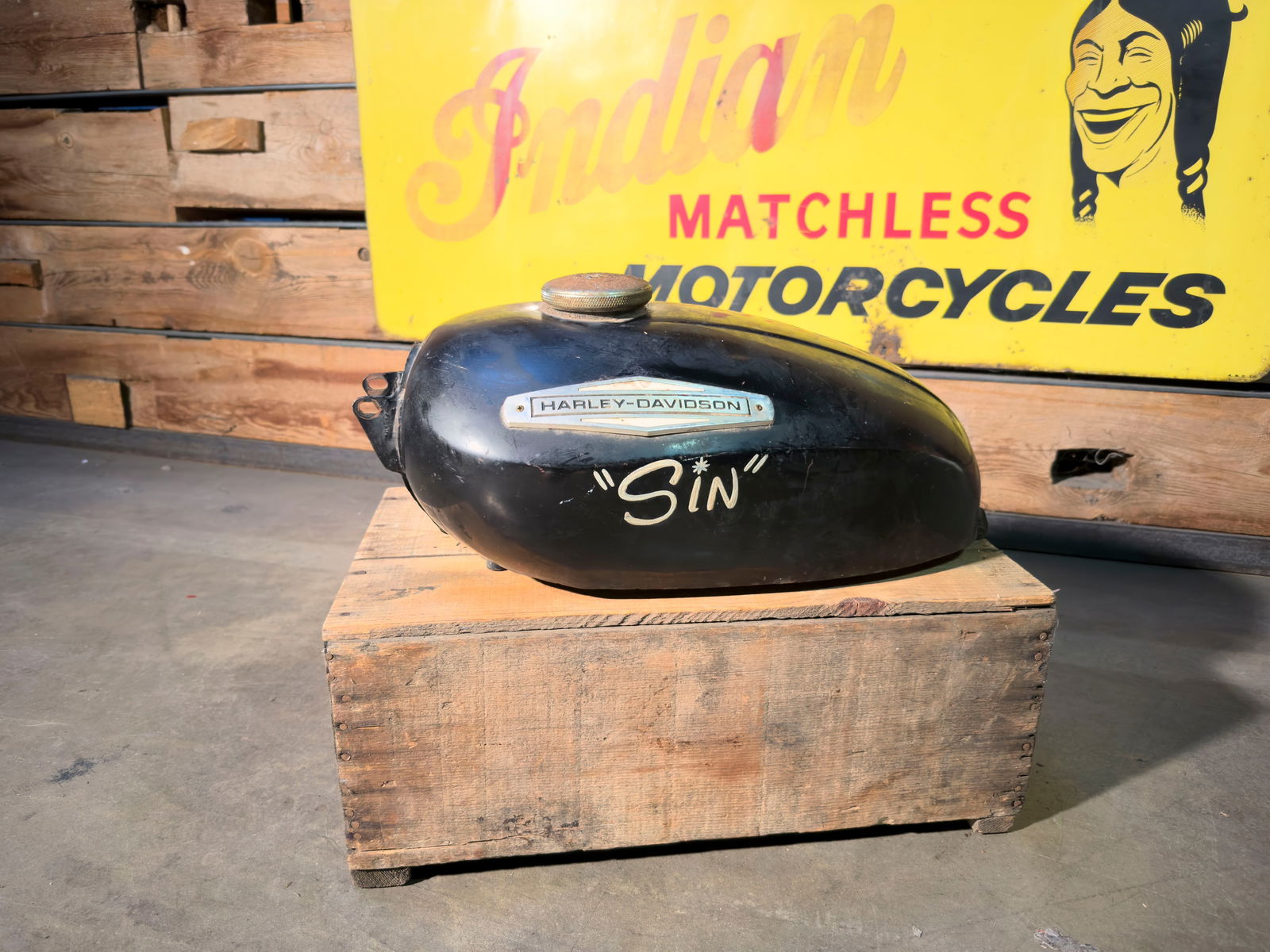 Harley Davidson Sin Black Gas Tank (1 of 8)