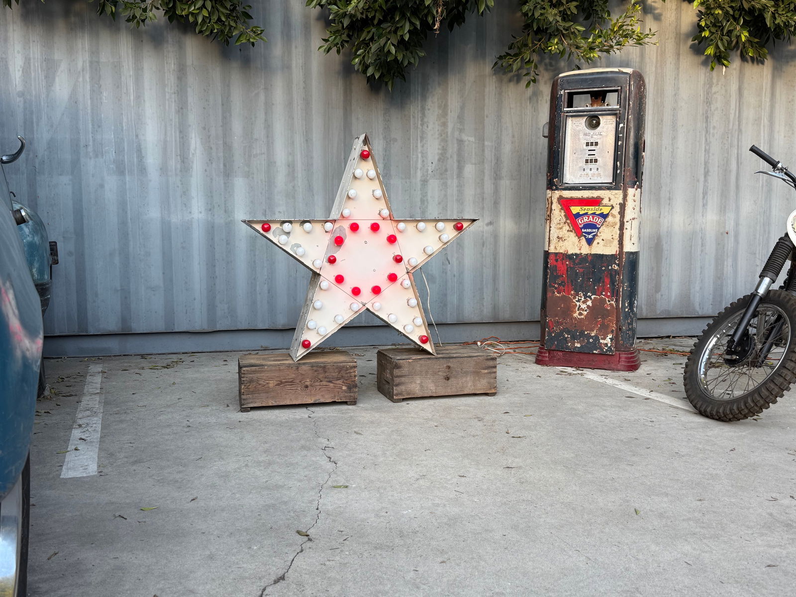 White and Red Star Sign (1 of 16)