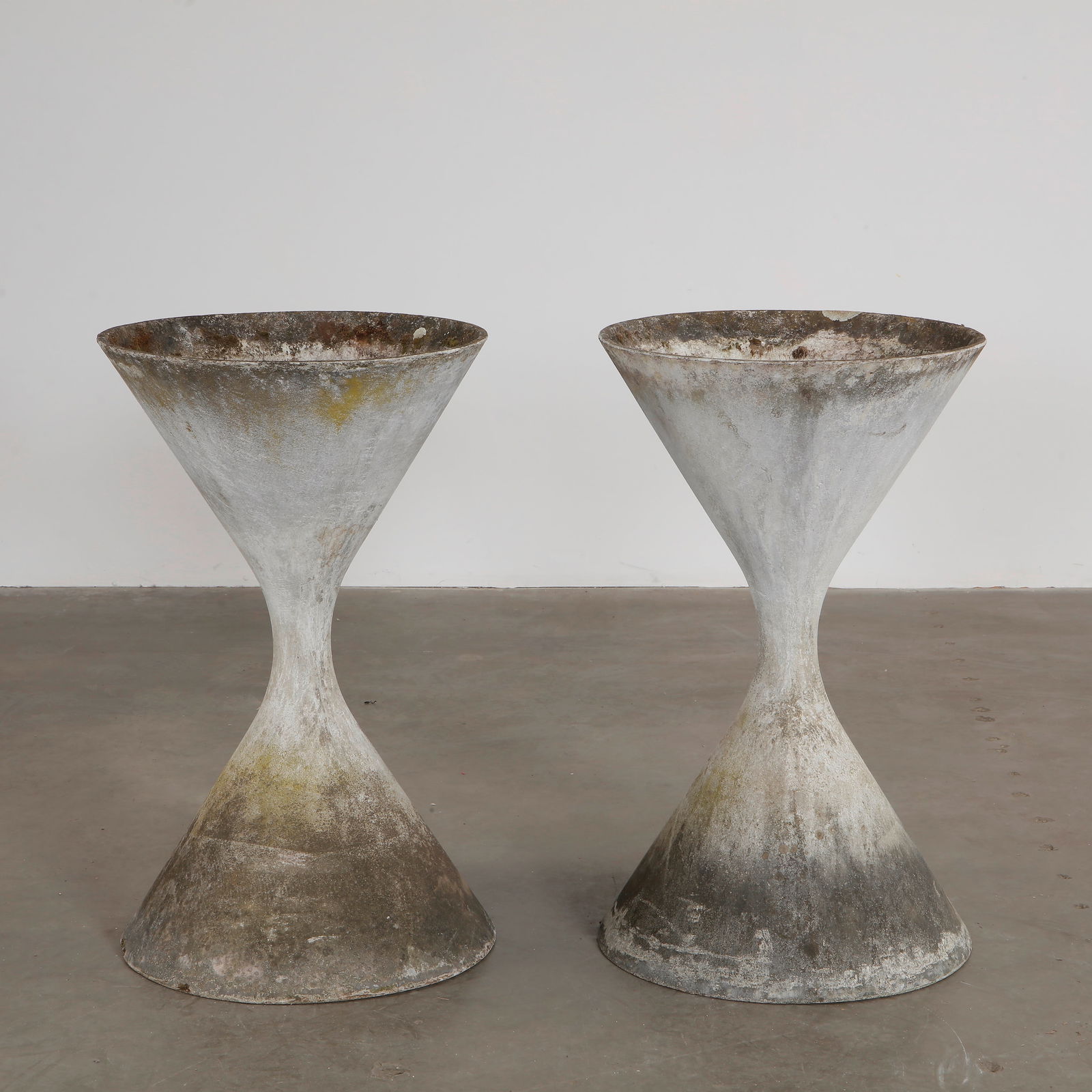 Pair of Large Willy Guhl Diabolo Planters, 1960s (1 of 13)