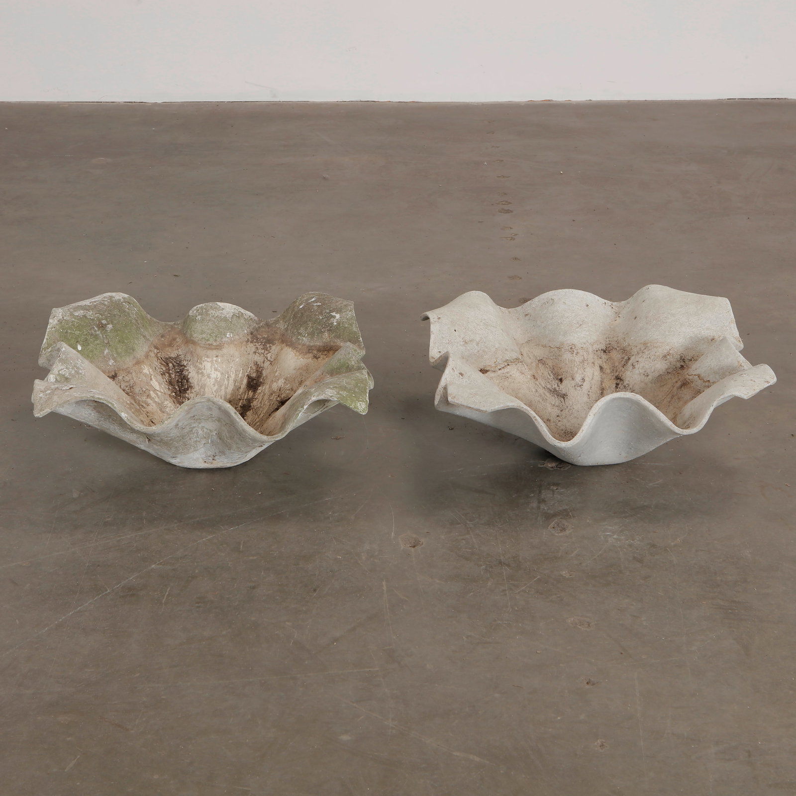 Pair of Small Willy Guhl Elefantenohr Elephant Ear Planters, Switzerland, circa 1960: Pair of Small Elefantenohr, Elephant Ear planters, also known as handkerchief planters, by Willy Guhl for Eternit, Switzerland circa 1960. Factory-drilled drainage holes. Wonderful patina. Height: 7 i
