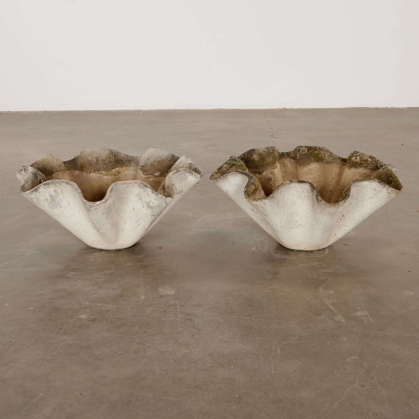 Pair of Large Clamshell Planters by Willy Guhl, 1960s (1 of 6)