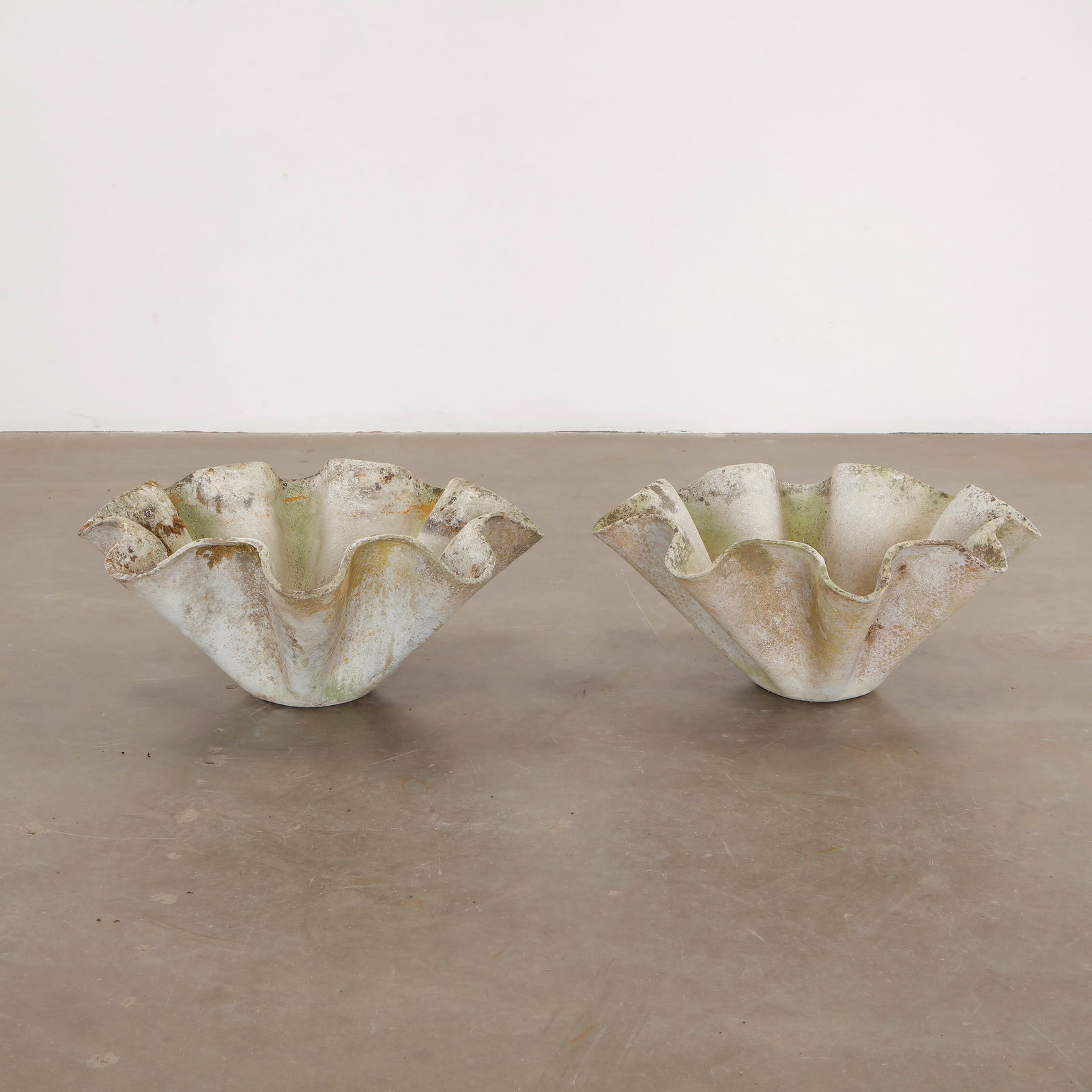 Pair of Large Willy Guhl Clamshell Planters, 1960s (1 of 10)