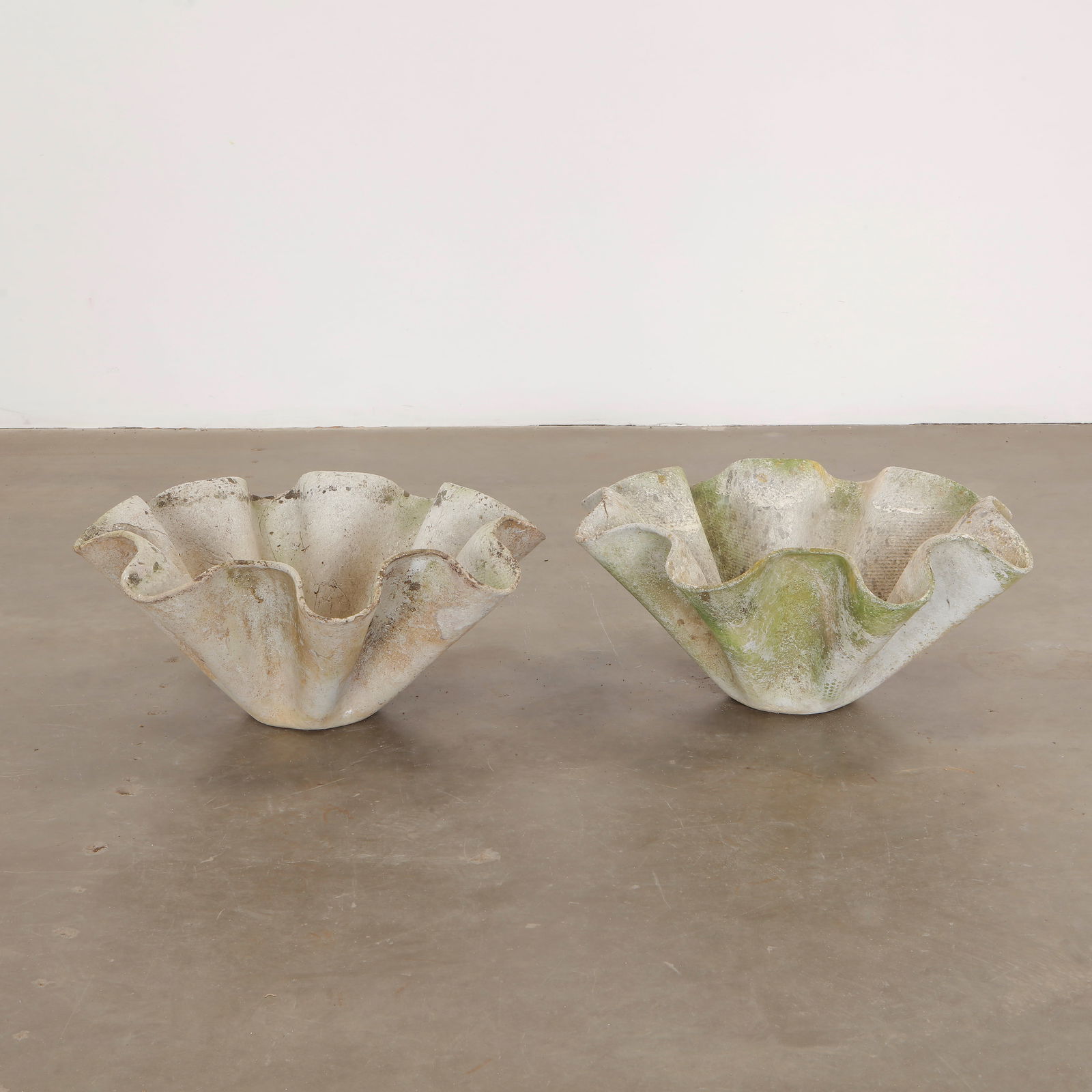Pair of Large Willy Guhl Clamshell Planters, 1960s (1 of 10)