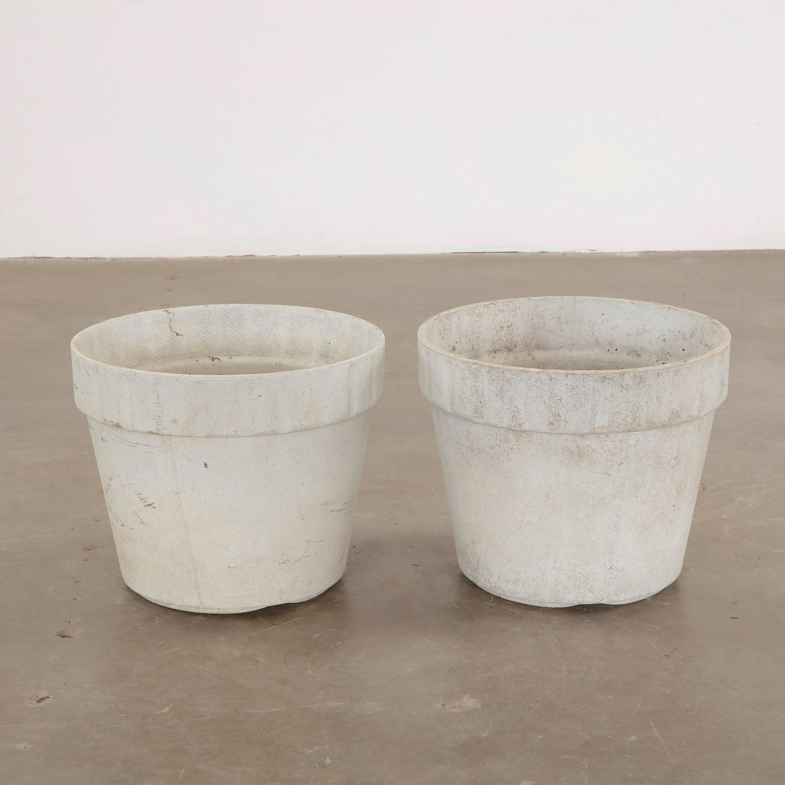 Pair of Round Willy Guhl Concrete Planters, 1960s (1 of 10)
