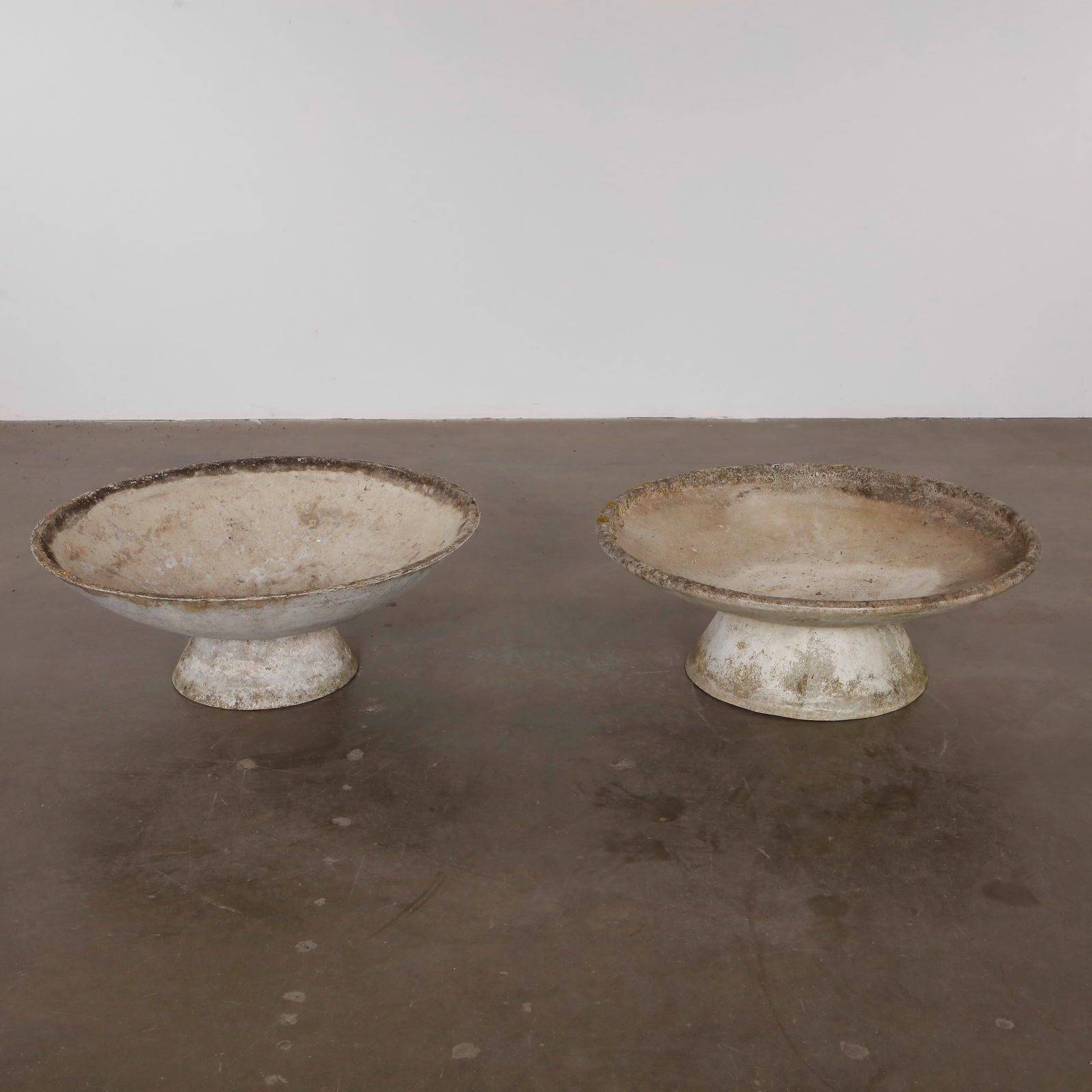Pair of Monumental Willy Guhl Adjustable Two Piece Concrete Bowl Planters, 1960s (1 of 9)
