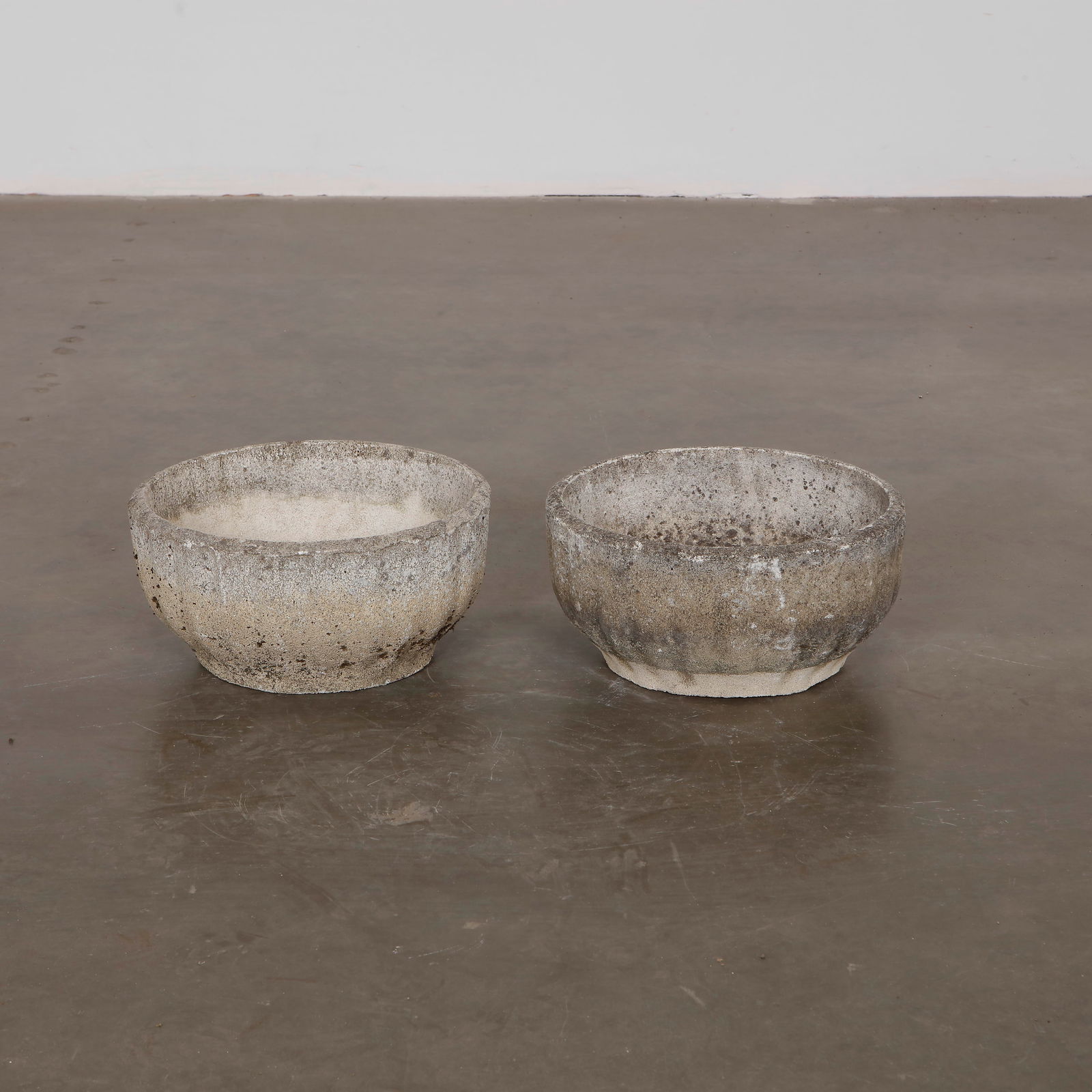 Pair of Willy Guhl Round Concrete Planters, 1960s (1 of 9)