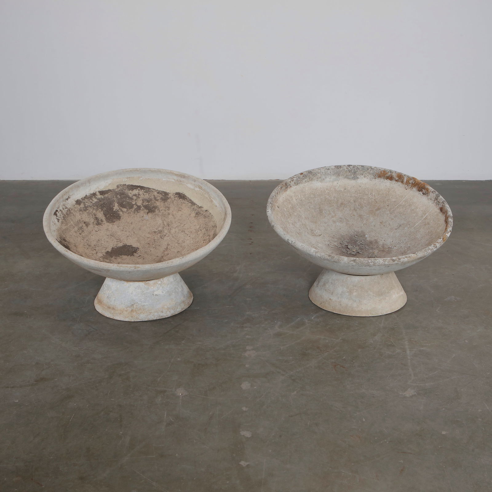 Willy Guhl, Pair of Bowl Planters with Stands, 1960s (1 of 8)