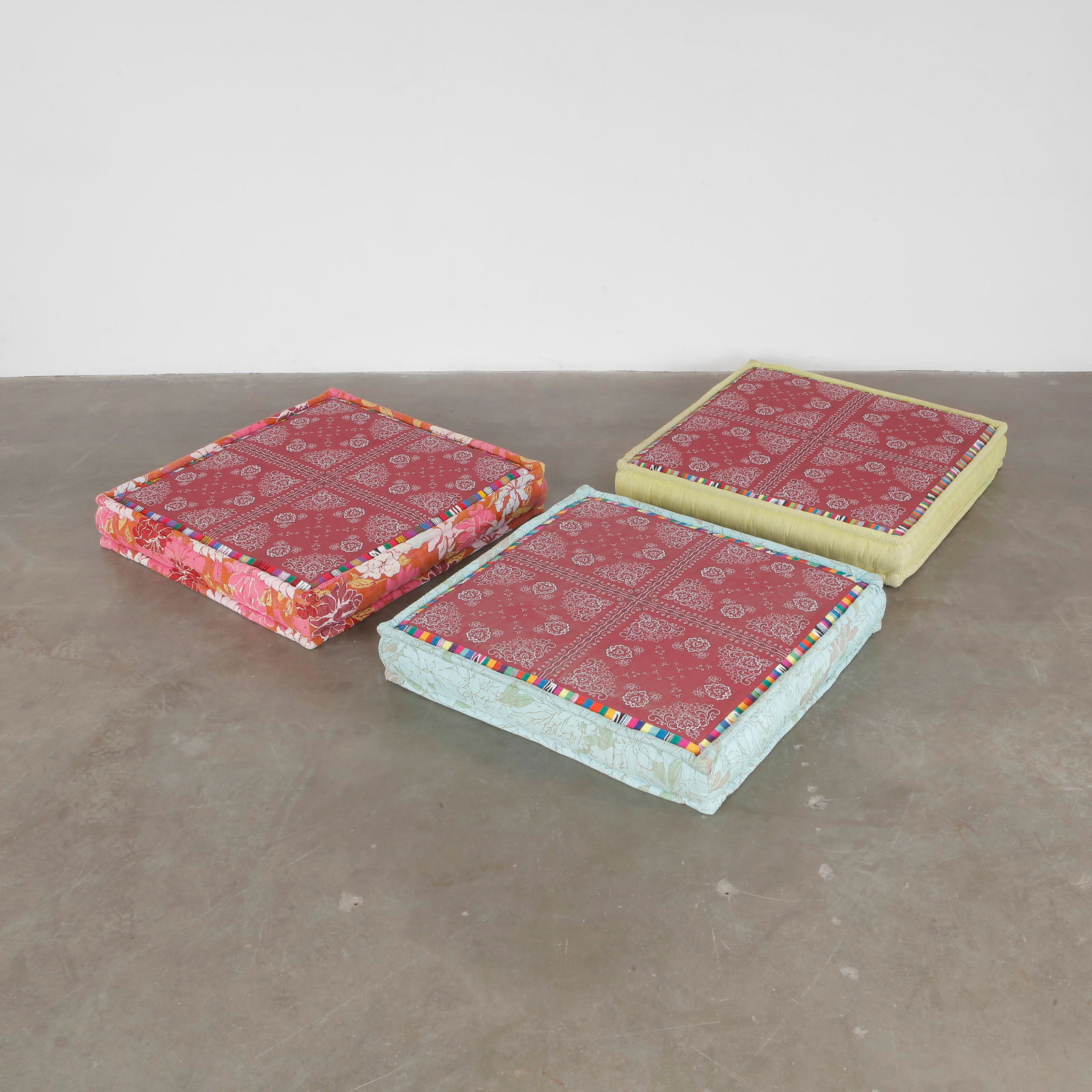 Hans Hopfer for Roche Bobois, Set of 3 Mah Jong Floor Cushions with Custom Bandana Fabric, 2010s (1 of 8)