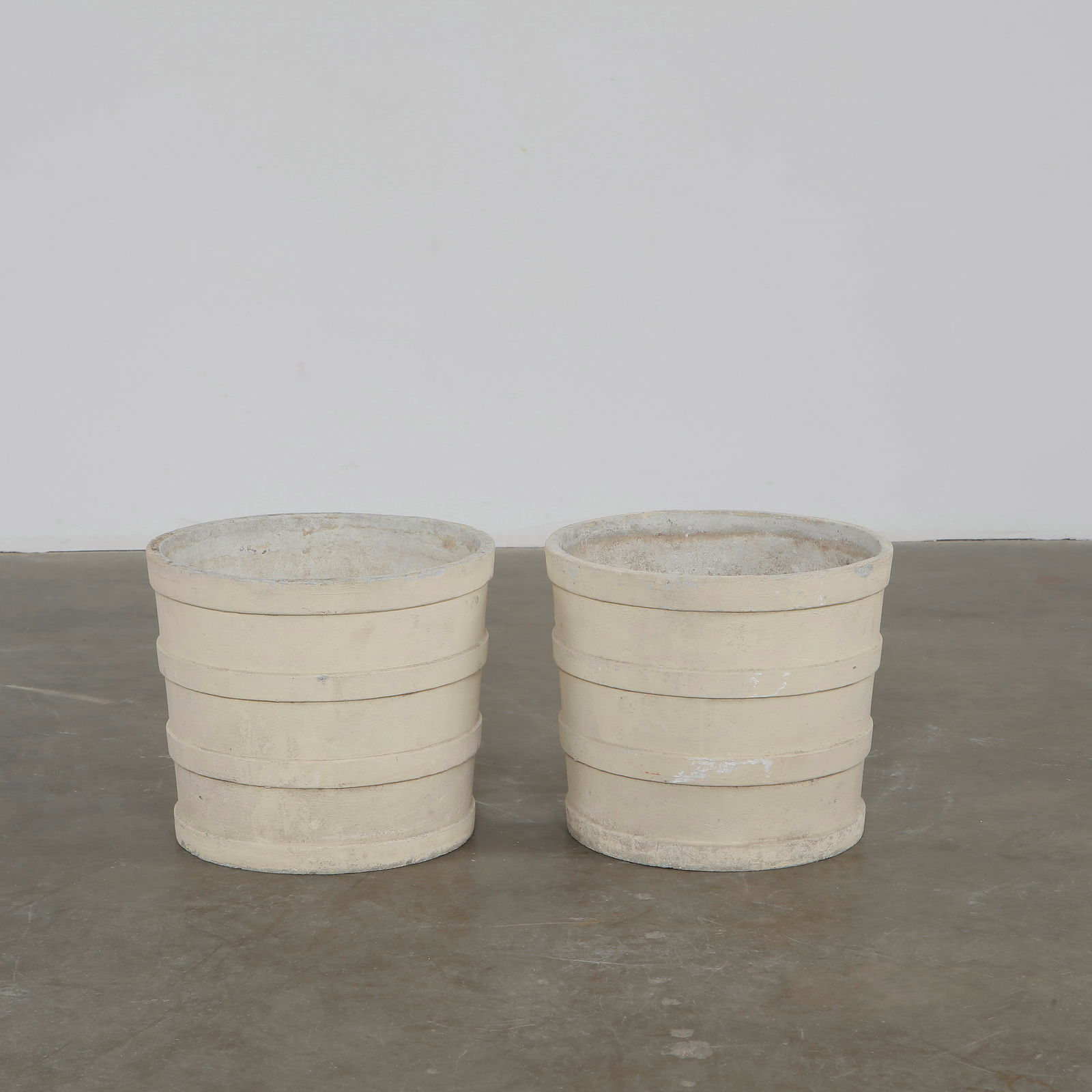 Willy Guhl, Pair of Round Planters, 1960s (1 of 9)
