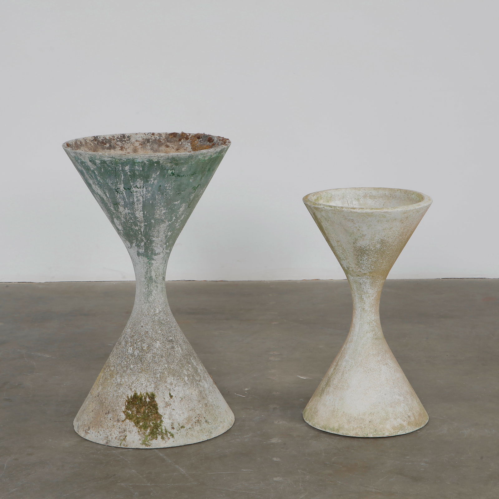 Willy Guhl, Small and Medium Diabolo Planters, 1960s (1 of 11)