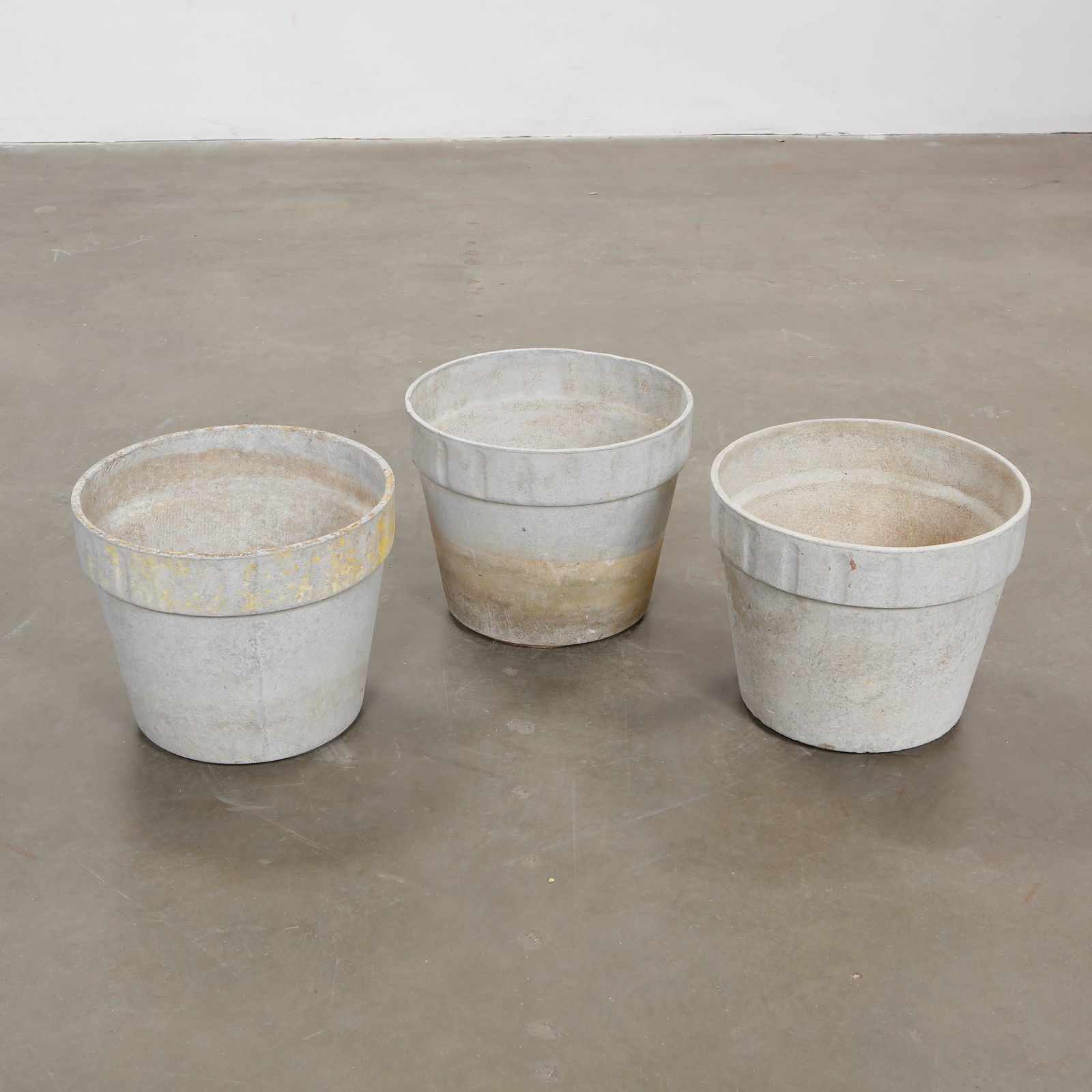 Willy Guhl, Trio of Medium Round Planters, 1960s (1 of 8)