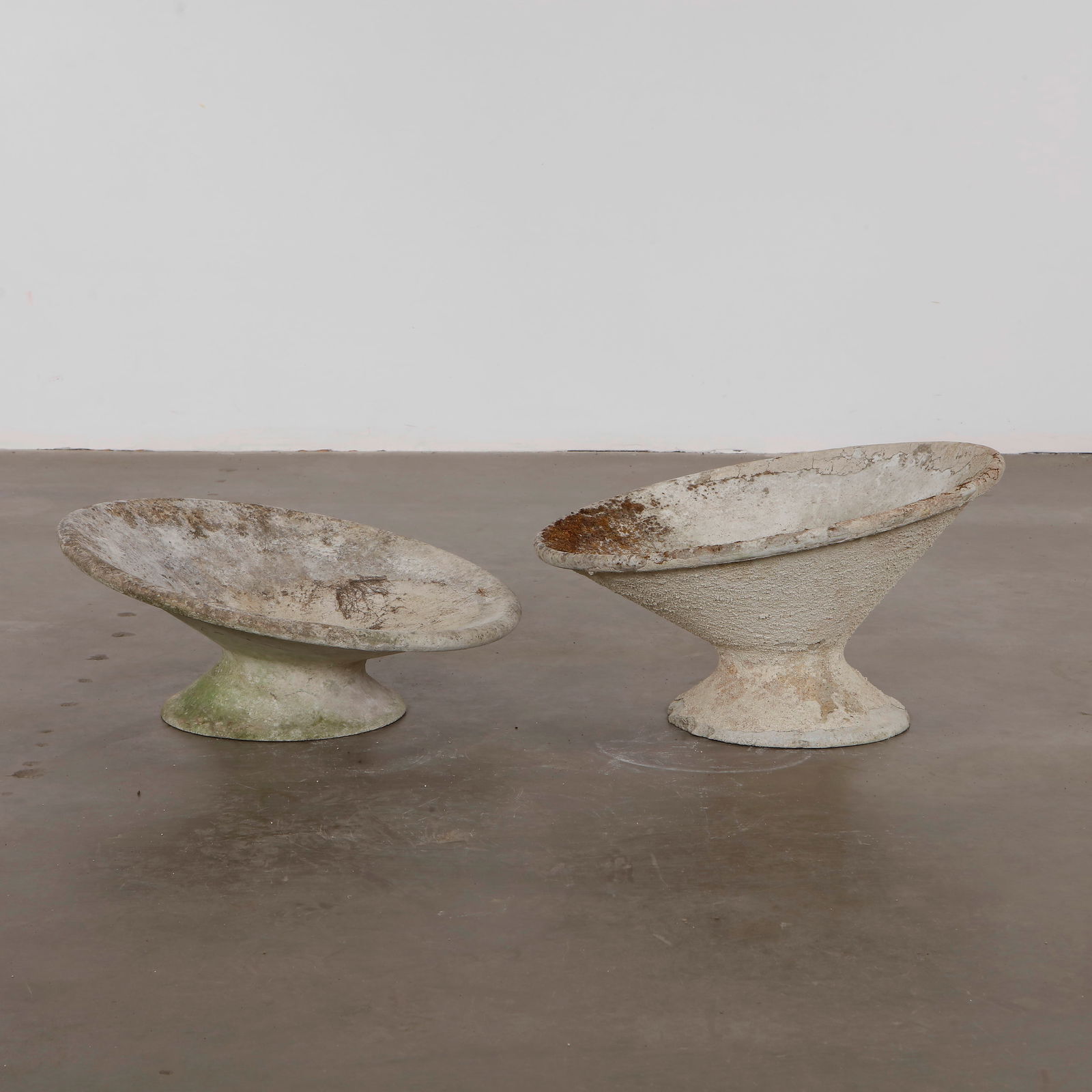 Willy Guhl, Pair of Short and Extra Short Off-Kilter Planters, 1960s (1 of 9)