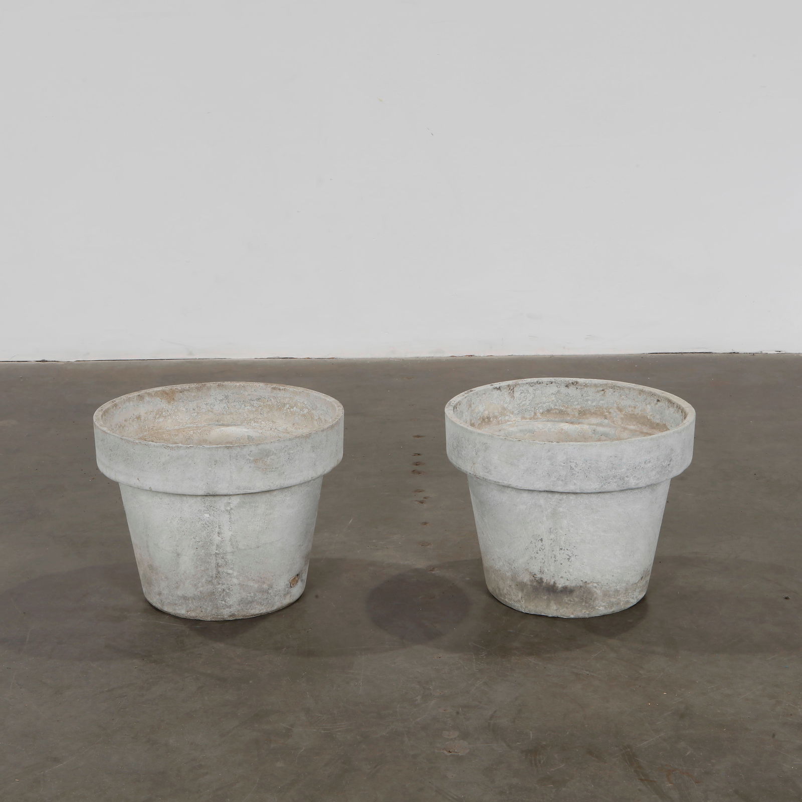 Willy Guhl, Pair of Small Round Planters, 1960s (1 of 9)
