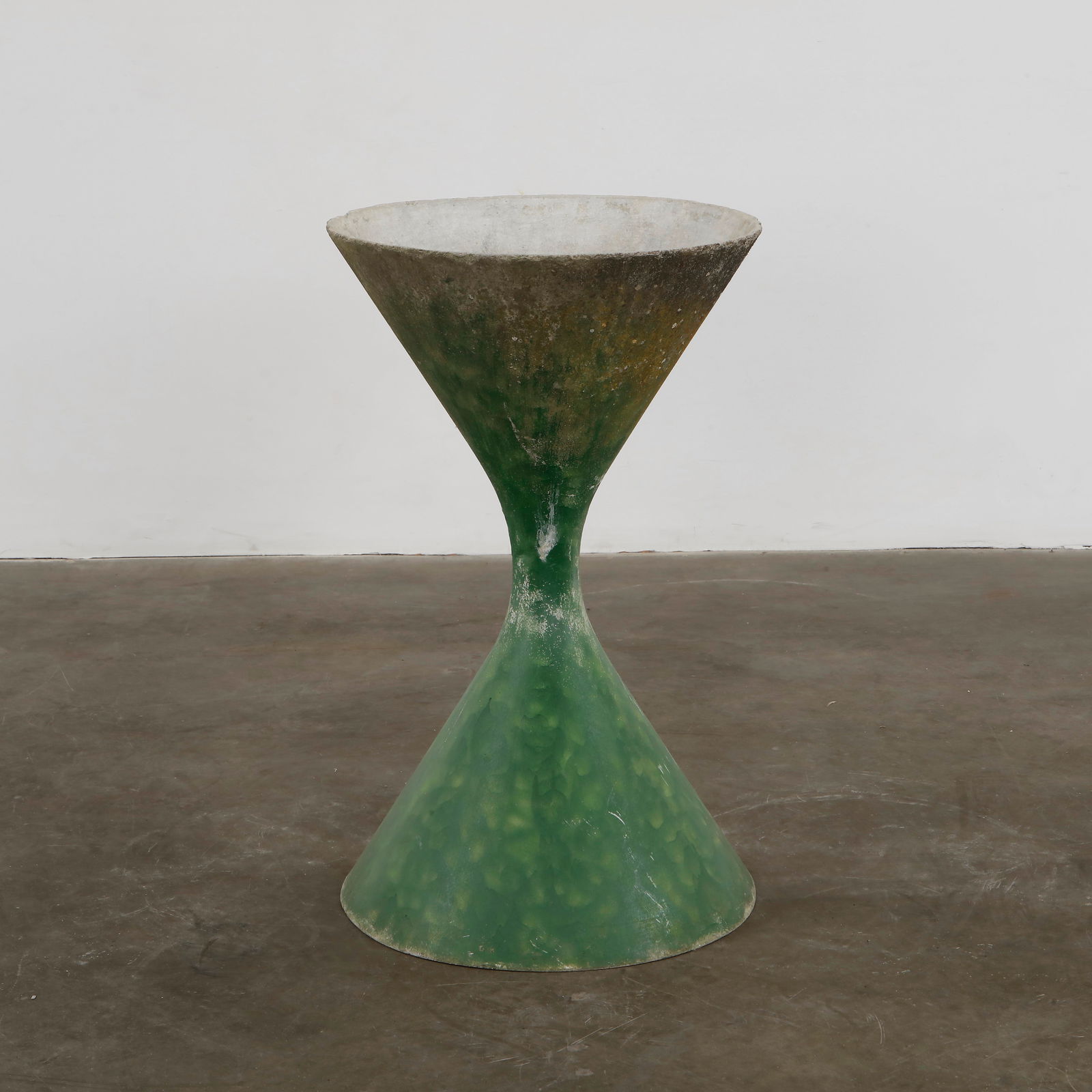 Willy Guhl, Large Diabolo Planter, 1960s (1 of 7)
