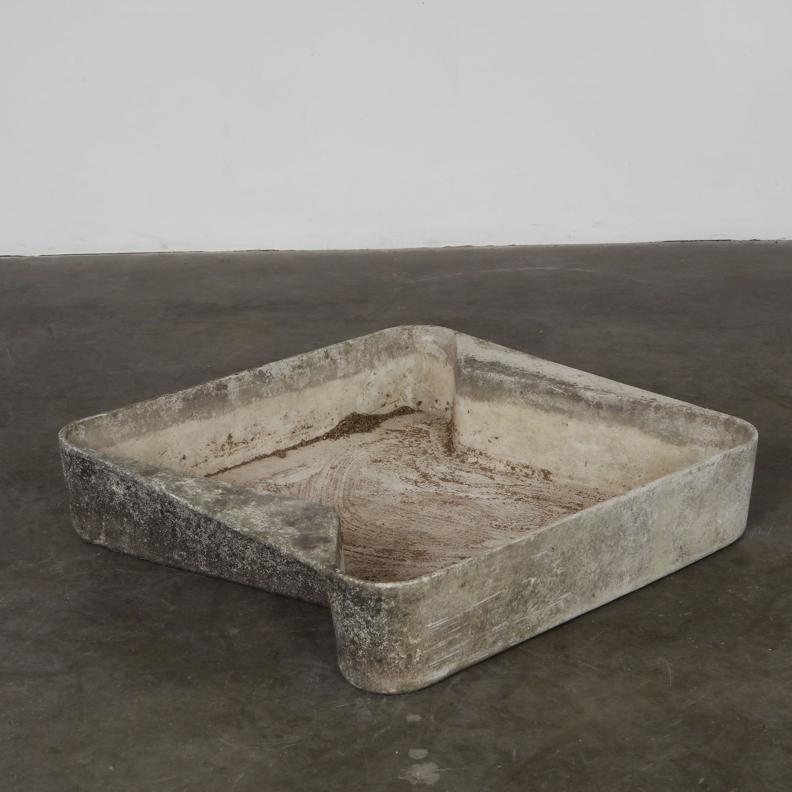 Willy Guhl, The Play Pit Planter, 1960s: A rare and iconic design by Willy Guhl, the Play Pit seamlessly blends functionality and aesthetics. Originally designed as a children sandpit, it integrates beautifully into garden and rooftop spaces