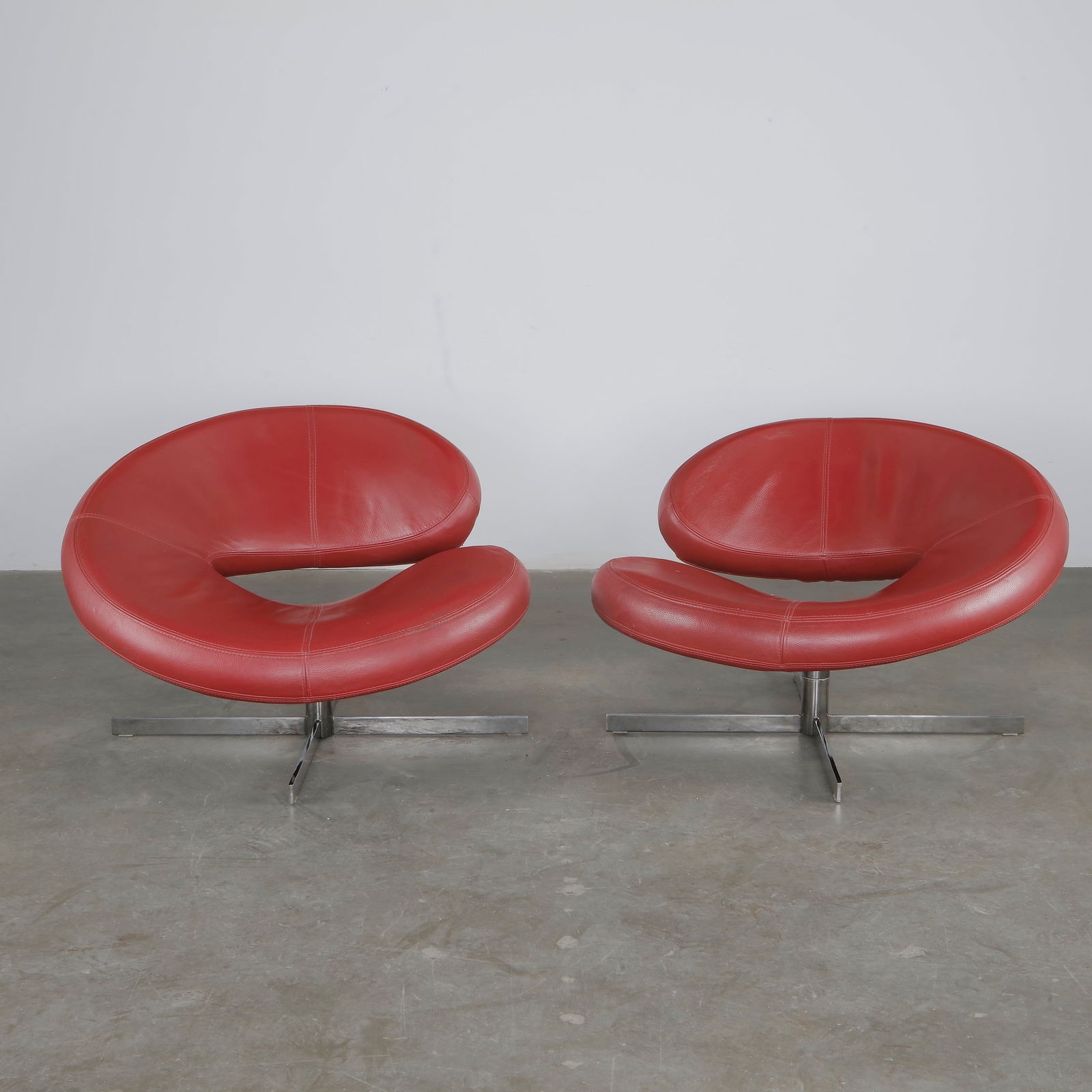 Roberto Tapinassi and Maurizio Manzoni for Roche Bobois, Pair of Red Nuage Lounge Chair, 2000s (1 of 17)