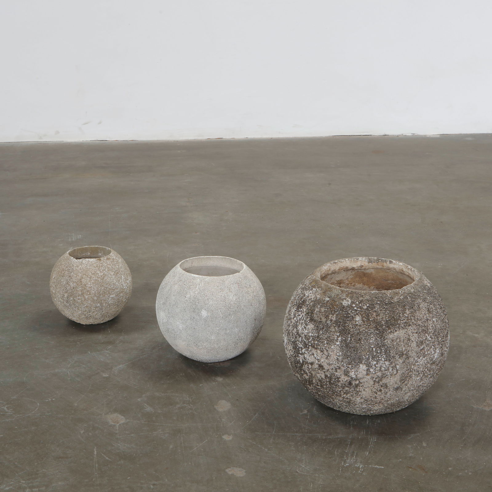 Grandon Fres, Set of Three Graduated Globe Planters, France, 1960s (1 of 11)