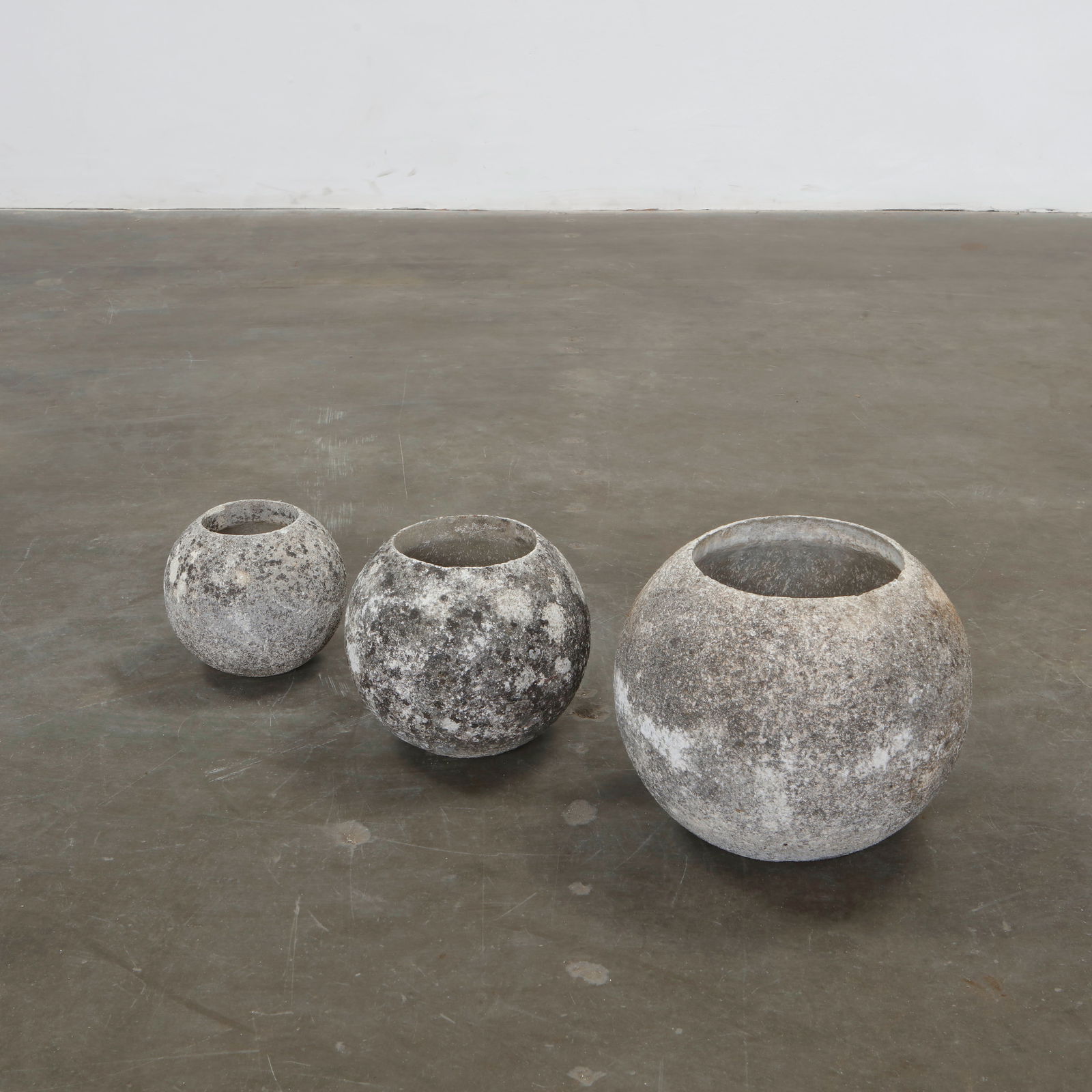 Grandon Fres, Set of Three Graduated Globe Planters, France, 1960s (1 of 12)