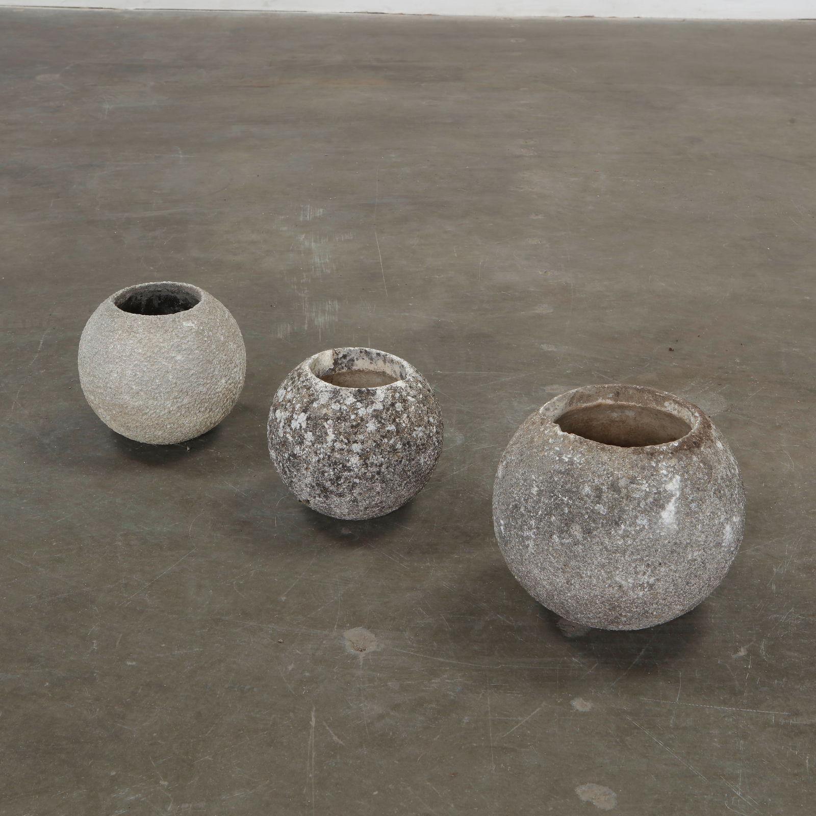 Grandon Fres, Set of Three Small and Medium Globe Planters, France, 1960s (1 of 12)