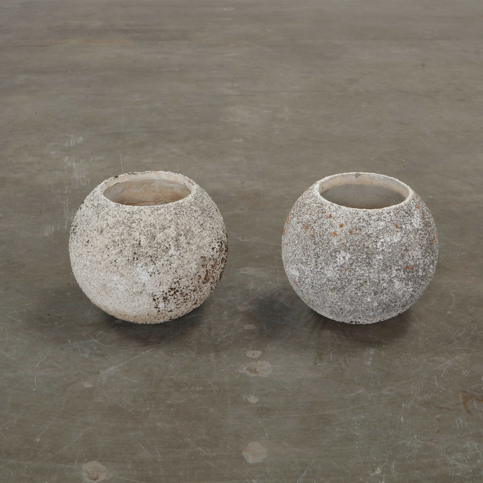 Grandon Fres, Pair of Medium Globe Planters, France, 1960s (1 of 9)