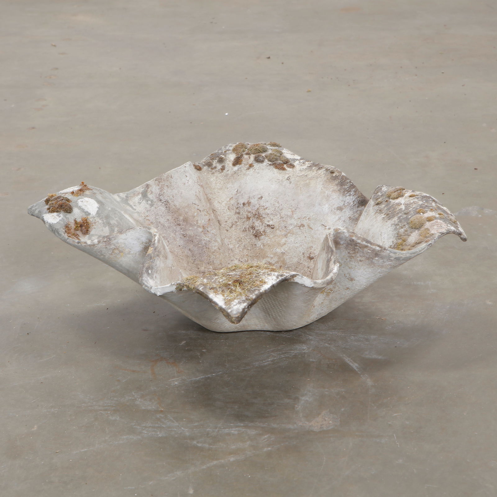 Willy Guhl, Small Elephant Ear Planter, 1960s: Small Elefantenohr Elephant Ear planter, also known as handkerchief planter, by Willy Guhl for Eternit, Switzerland circa 1960. Factory-drilled drainage holes. Wonderful patina. Width: 19 in. Length: