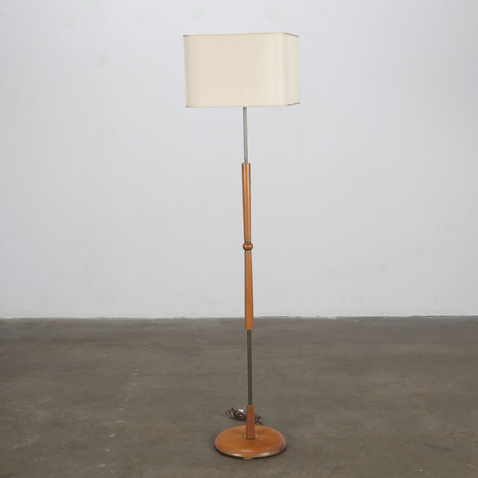 Mid-Century Walnut Standing Lamp, 1960s (1 of 10)