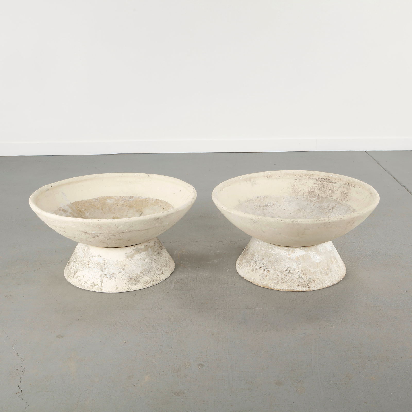 Willy Guhl, Pair of Bowl Planters on Stands, 1960s (1 of 16)