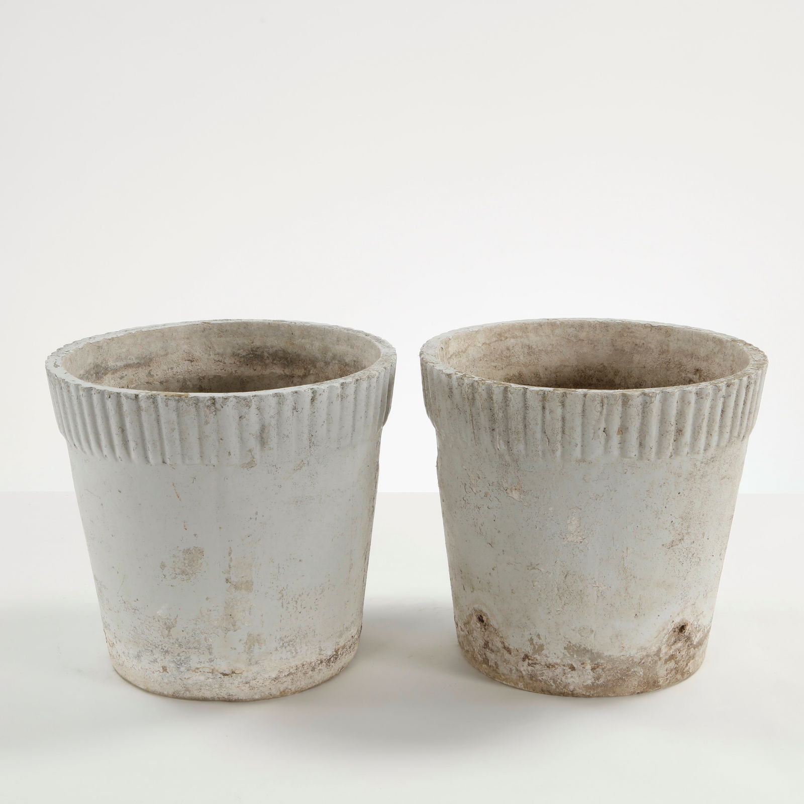 Willy Guhl, Pair of Medium Round Planters, 1960s (1 of 13)