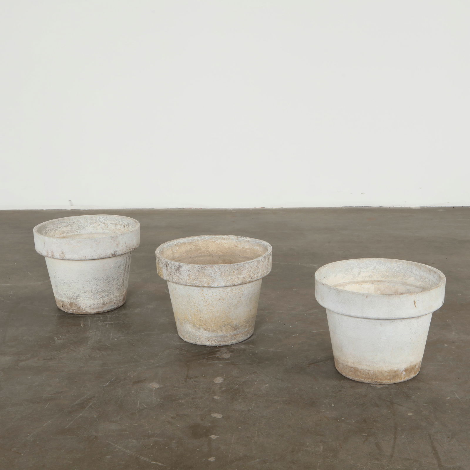Willy Guhl, Set of Three Round Planters, 1960s (1 of 15)