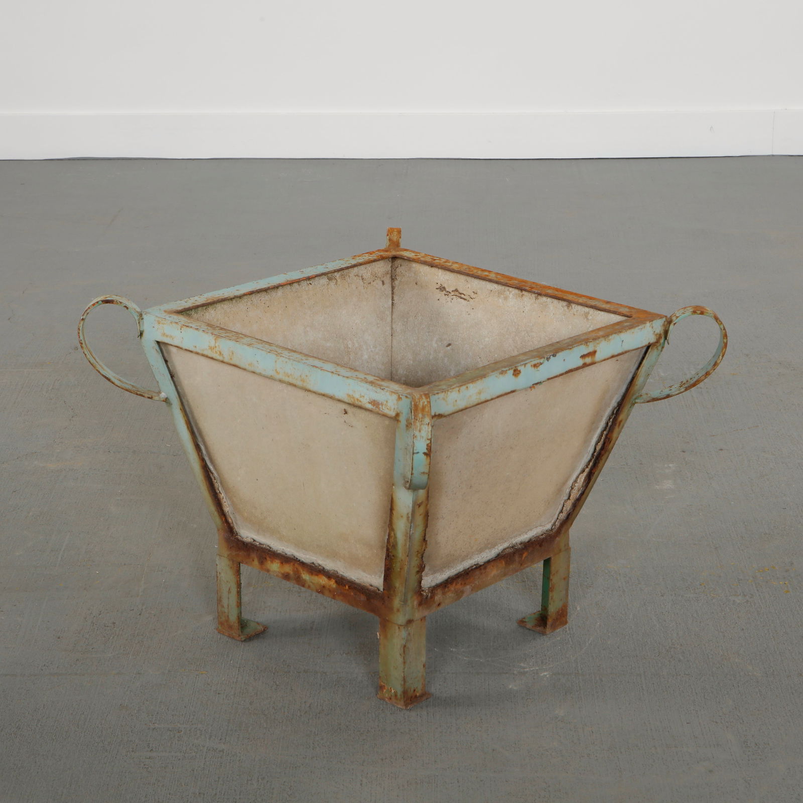 Willy Guhl, Square Concrete Planter, 1960s (1 of 12)