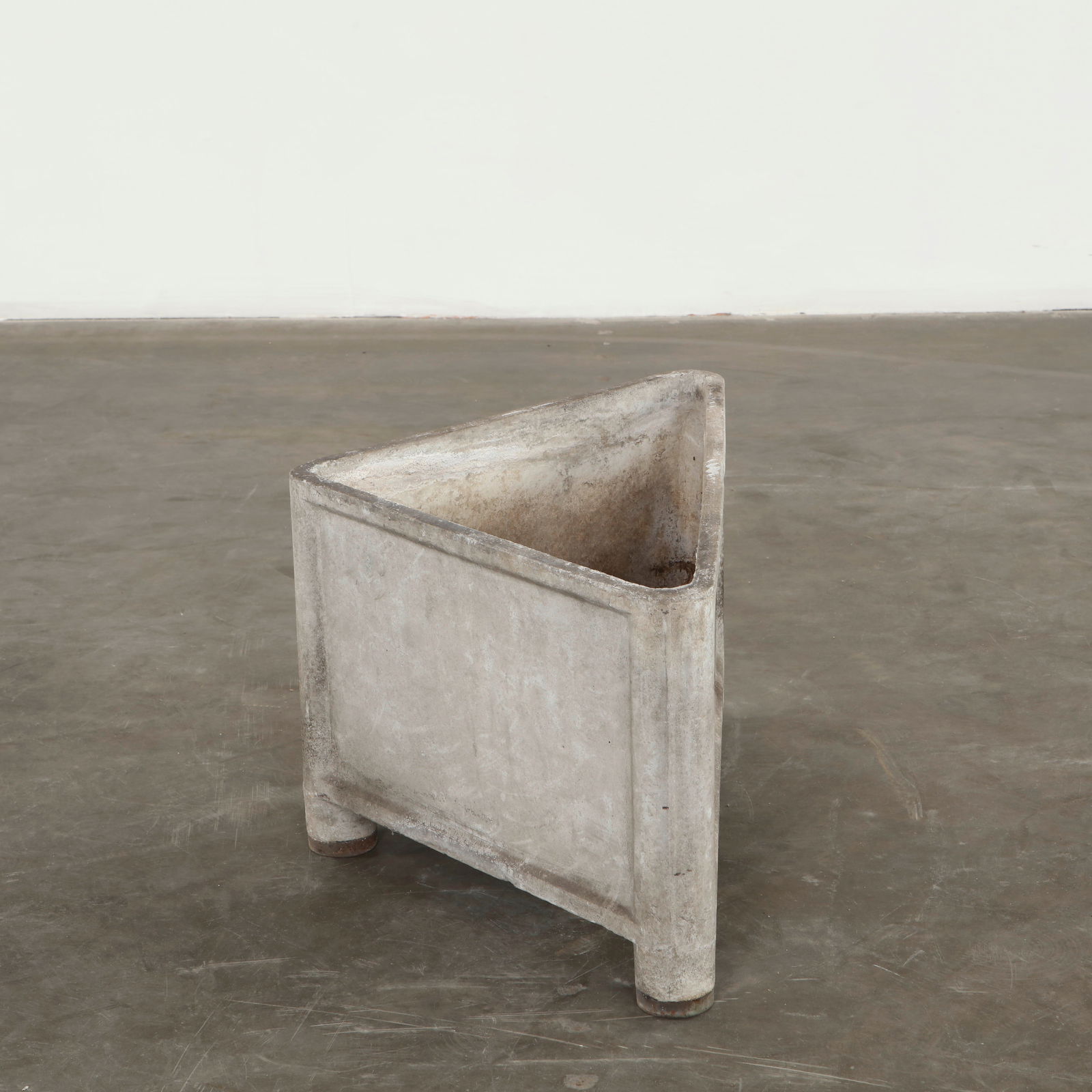 Willy Guhl, Triangle Short Planter, 1960s (1 of 11)