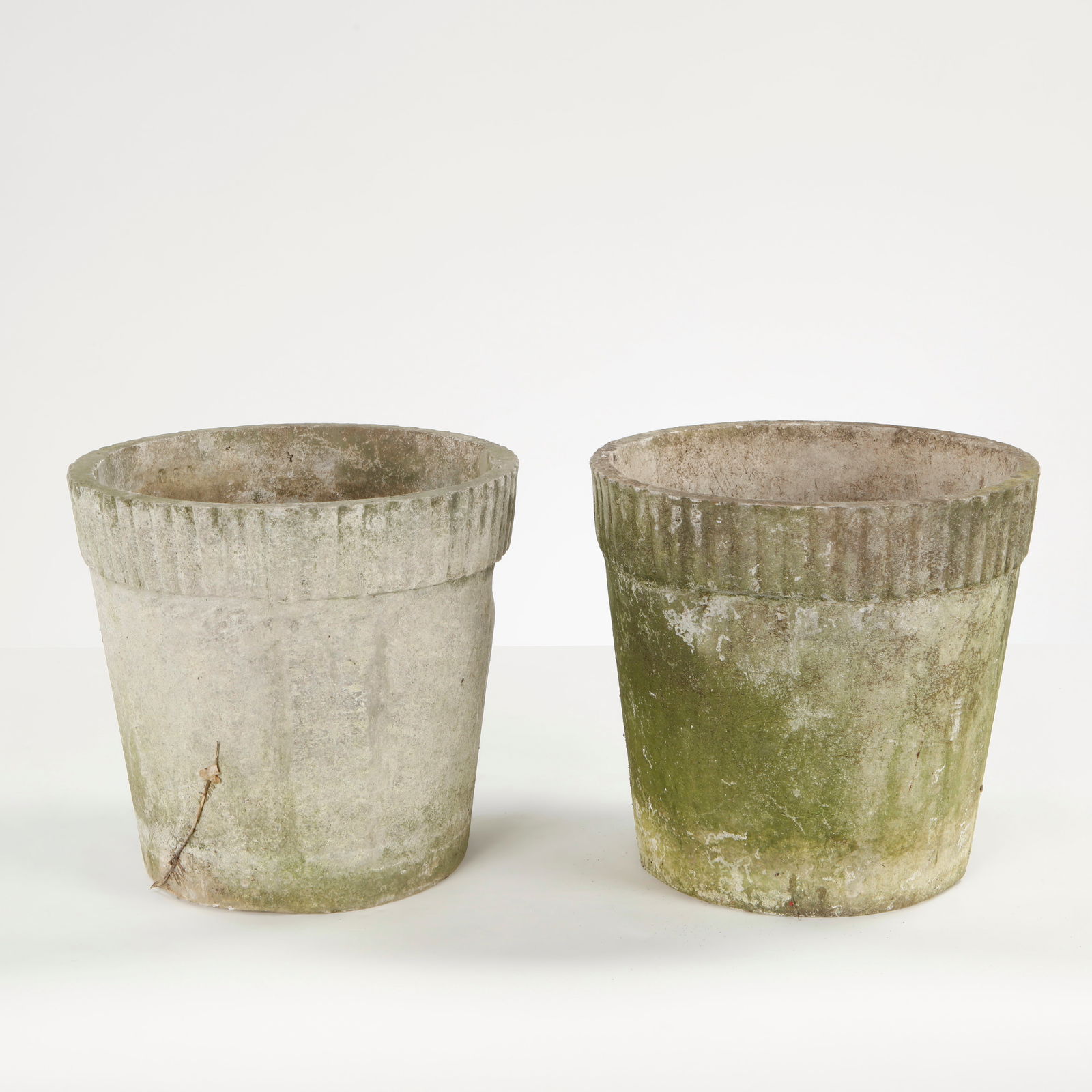 Willy Guhl, Pair of Round Planters, 1960s (1 of 14)