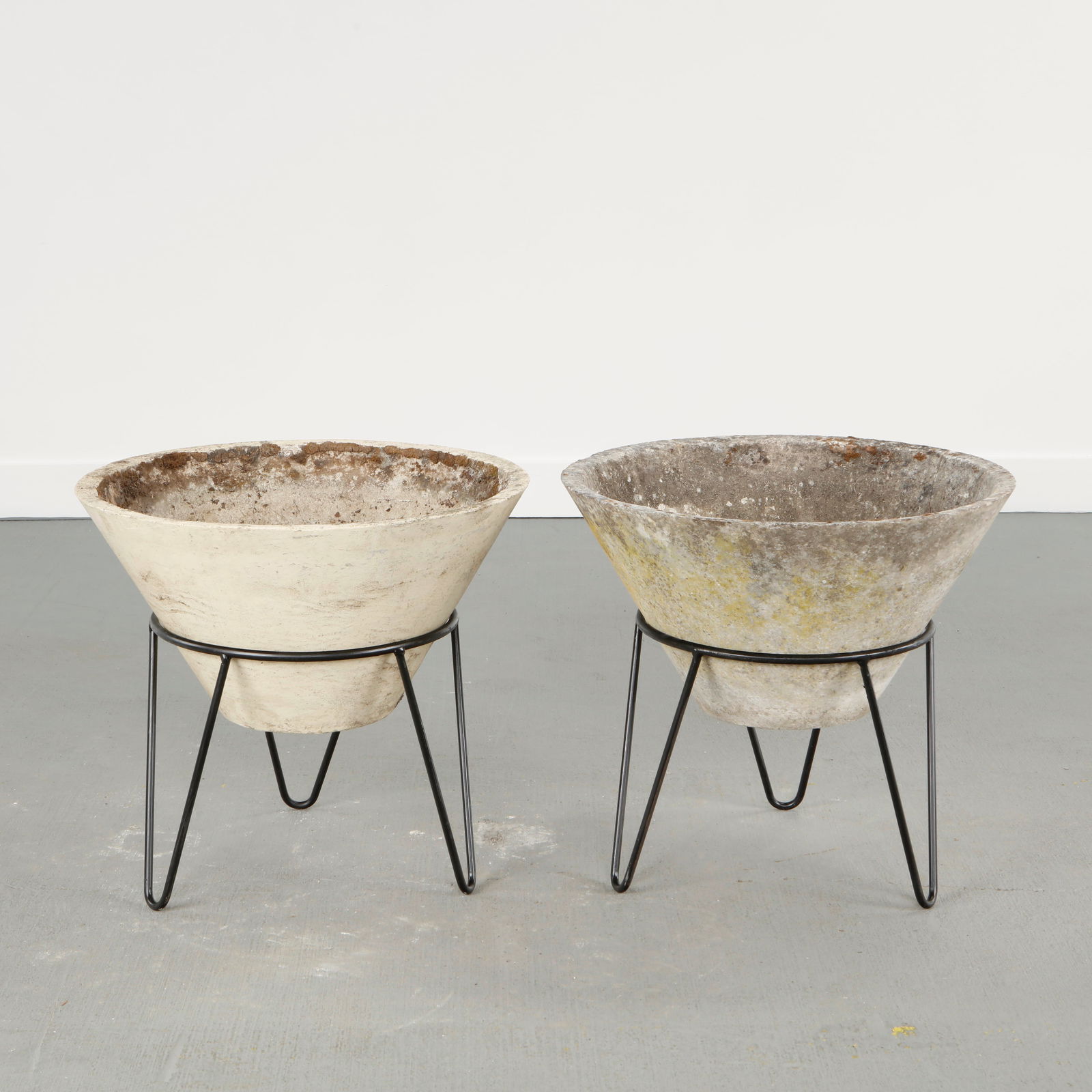 Willy Guhl, Pair of Conical Planters on Stands, 1960s (1 of 13)