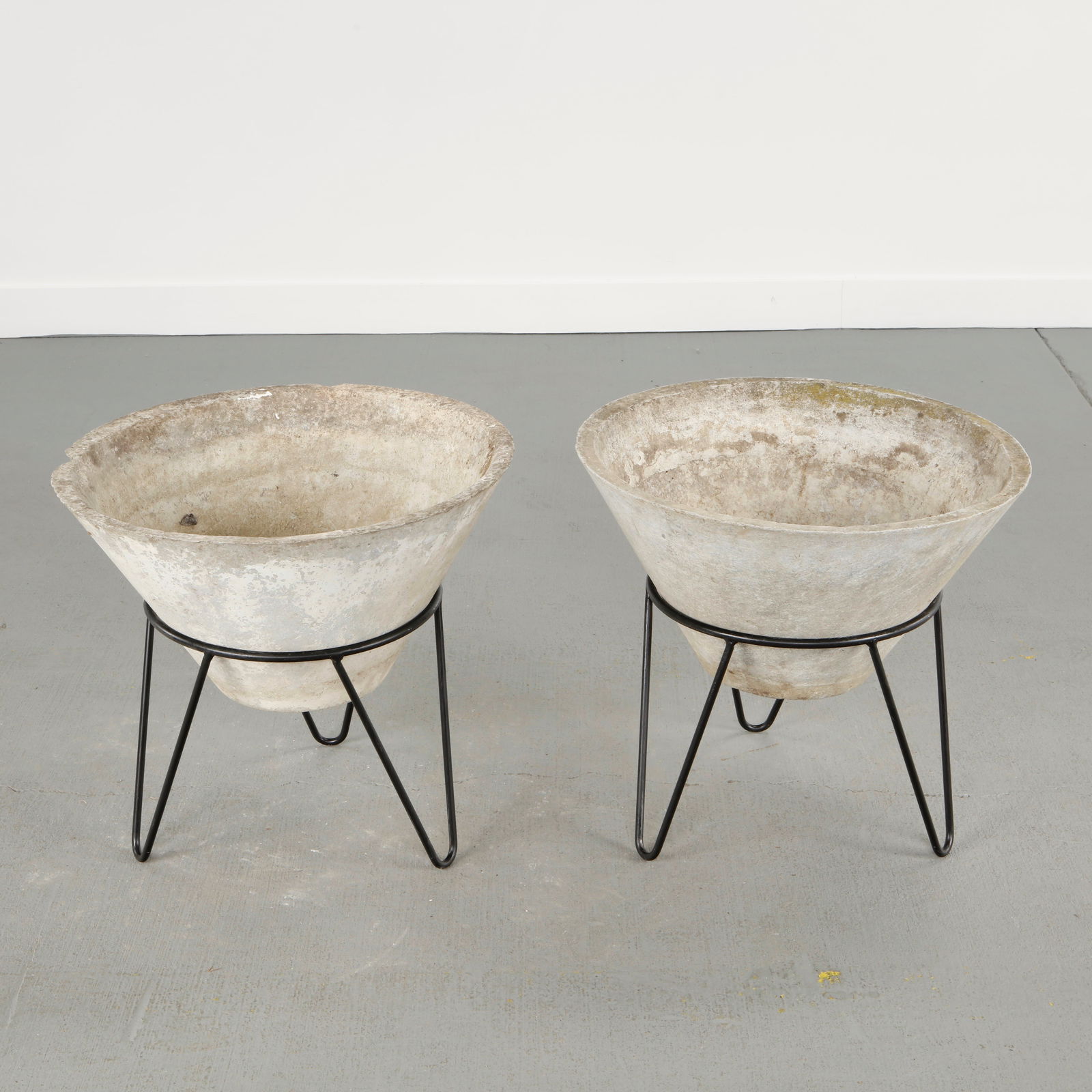 Willy Guhl, Pair of Conical Planters on Stands, 1960s (1 of 14)