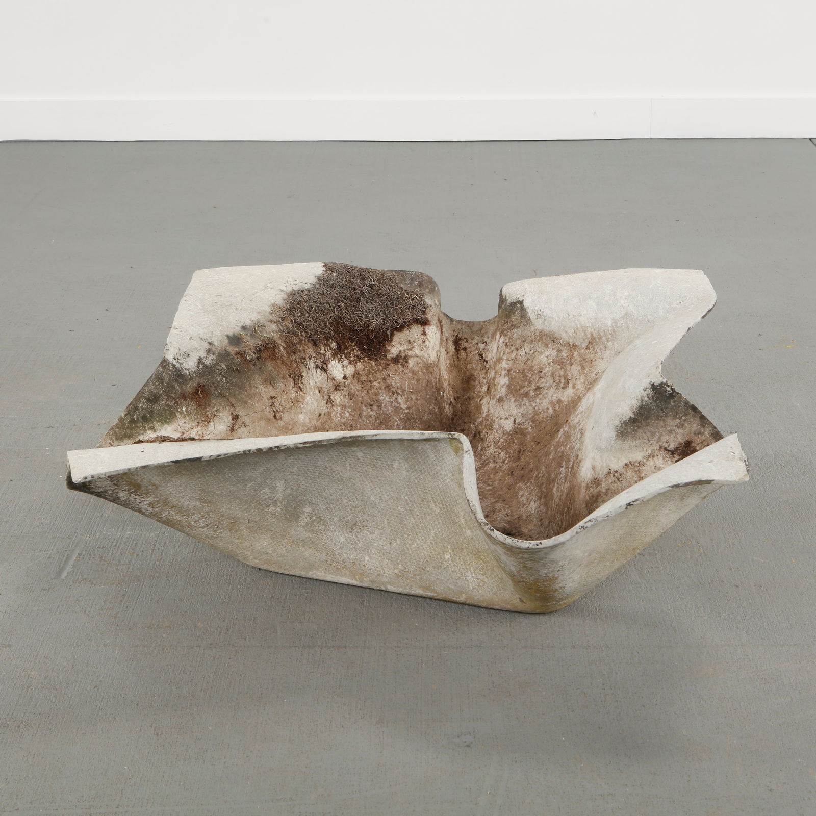 Willy Guhl, Large Elephant Ear Planters, 1960s: Large Elephant Ear planters, also known as handkerchief planters, by Willy Guhl for Eternit, Switzerland circa 1960. Factory-drilled drainage holes. Wonderful patina. Height: Â 11.5 in. Length: 32Â