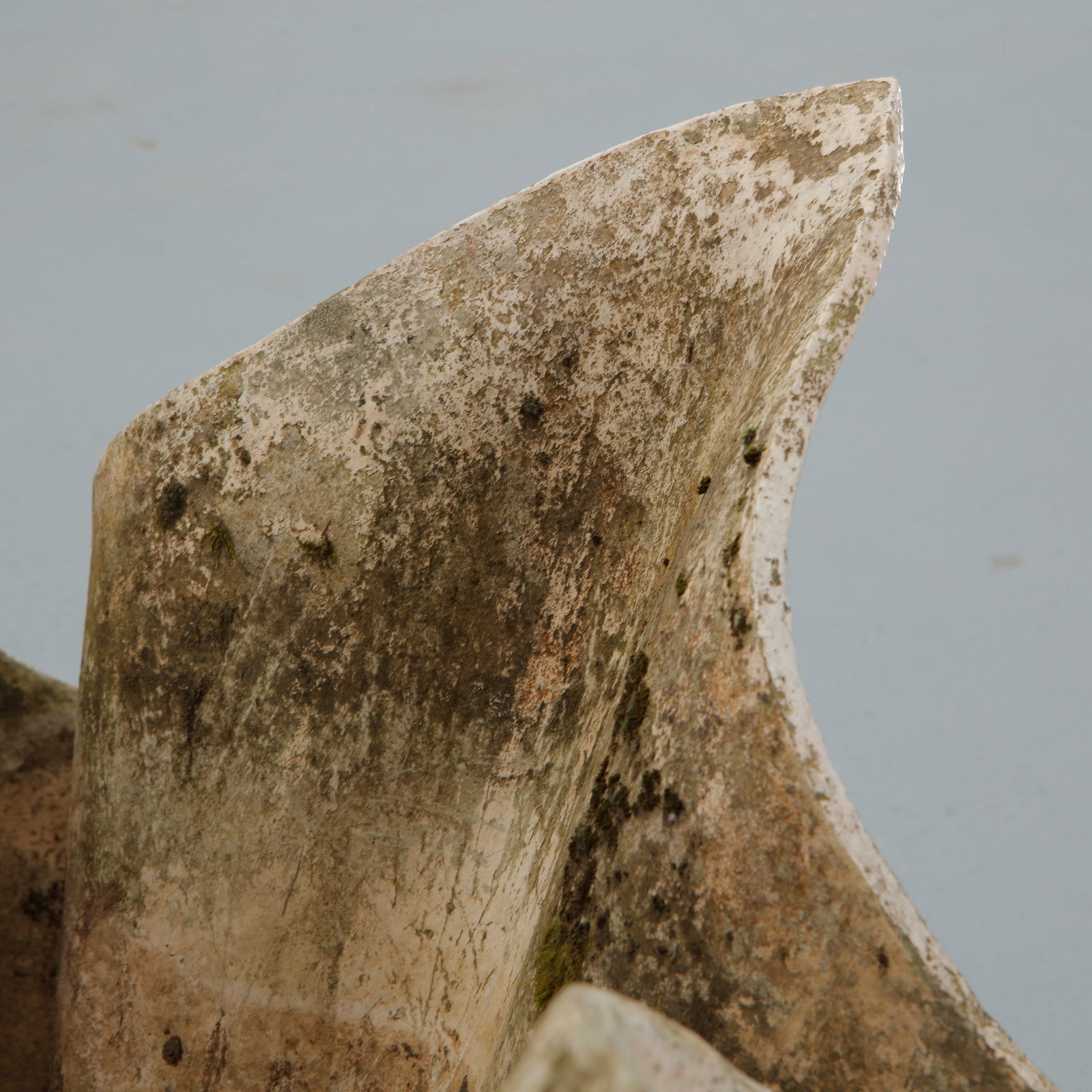 Willy Guhl, Pair of Large Tulip Planters, 1960s - 10
