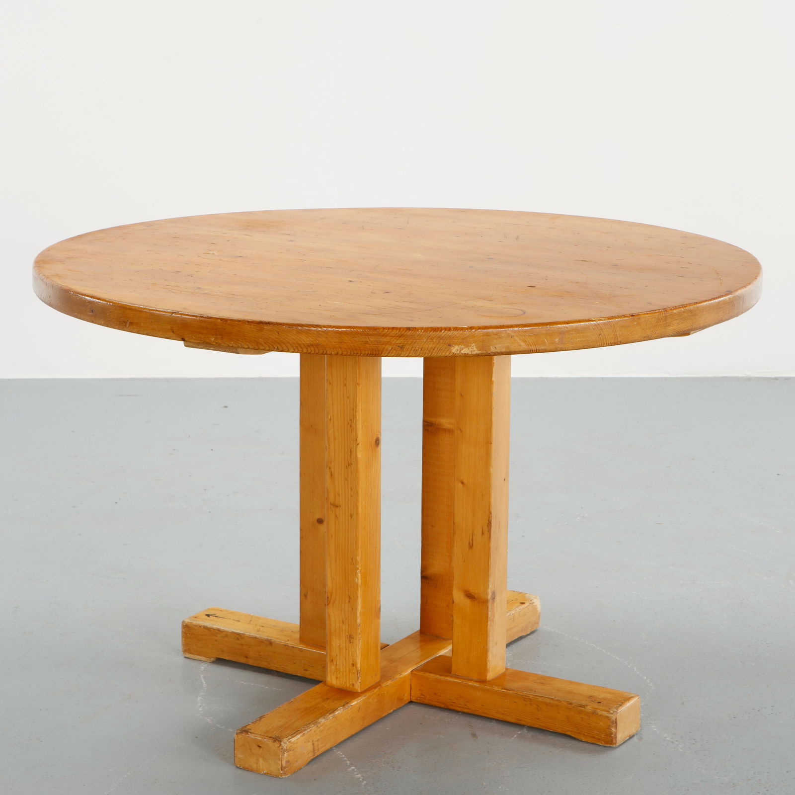 Charlotte Perriand for Les Arcs 1600, Round Pine Dining Table, 1960s (1 of 12)