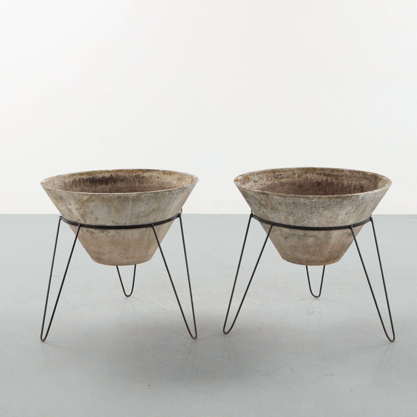 Willy Guhl, Pair of Large Conical Planters on Metal Stands, 1960s (1 of 10)