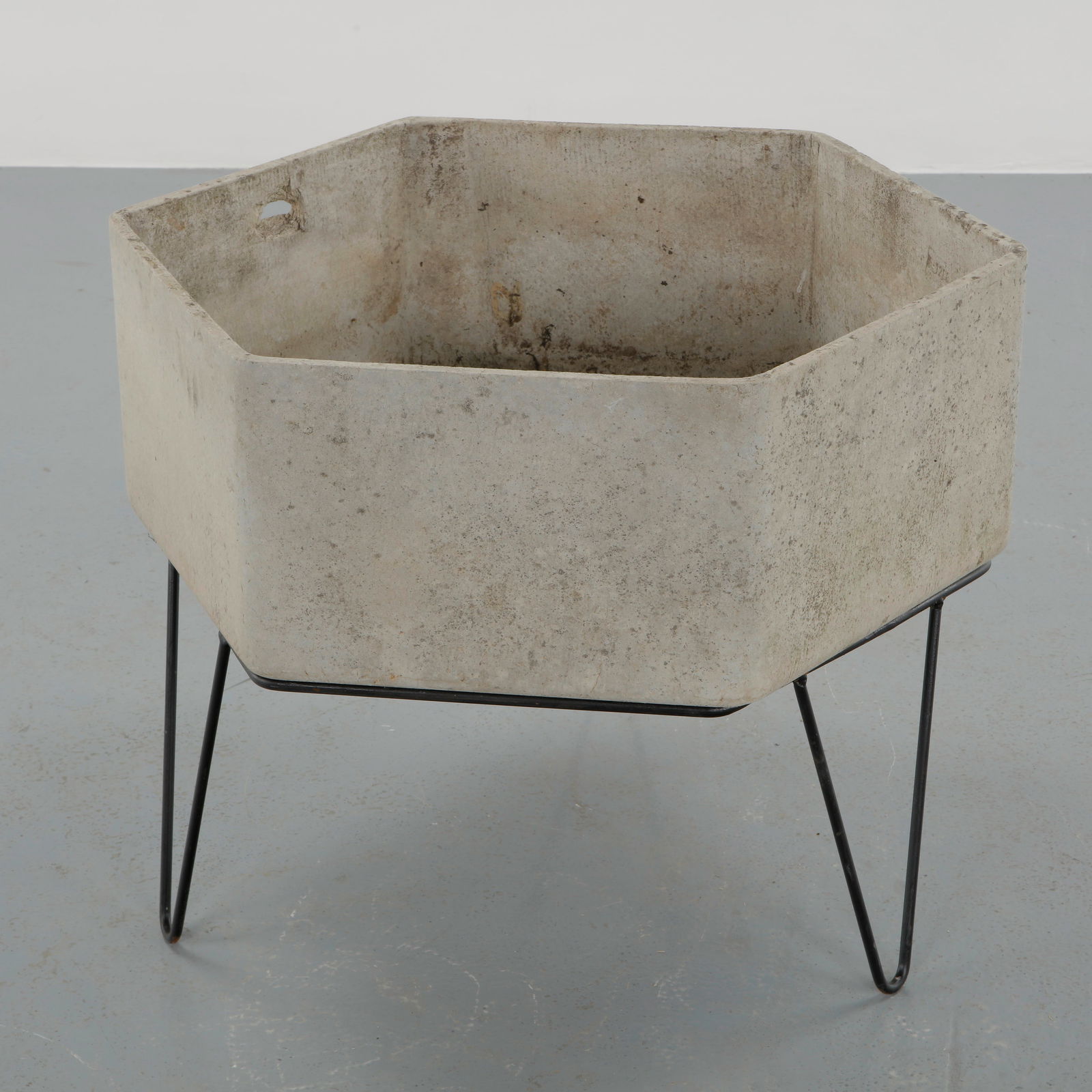 Willy Guhl, Hexagonal Concrete Planter on Metal Stand, 1960s (1 of 11)