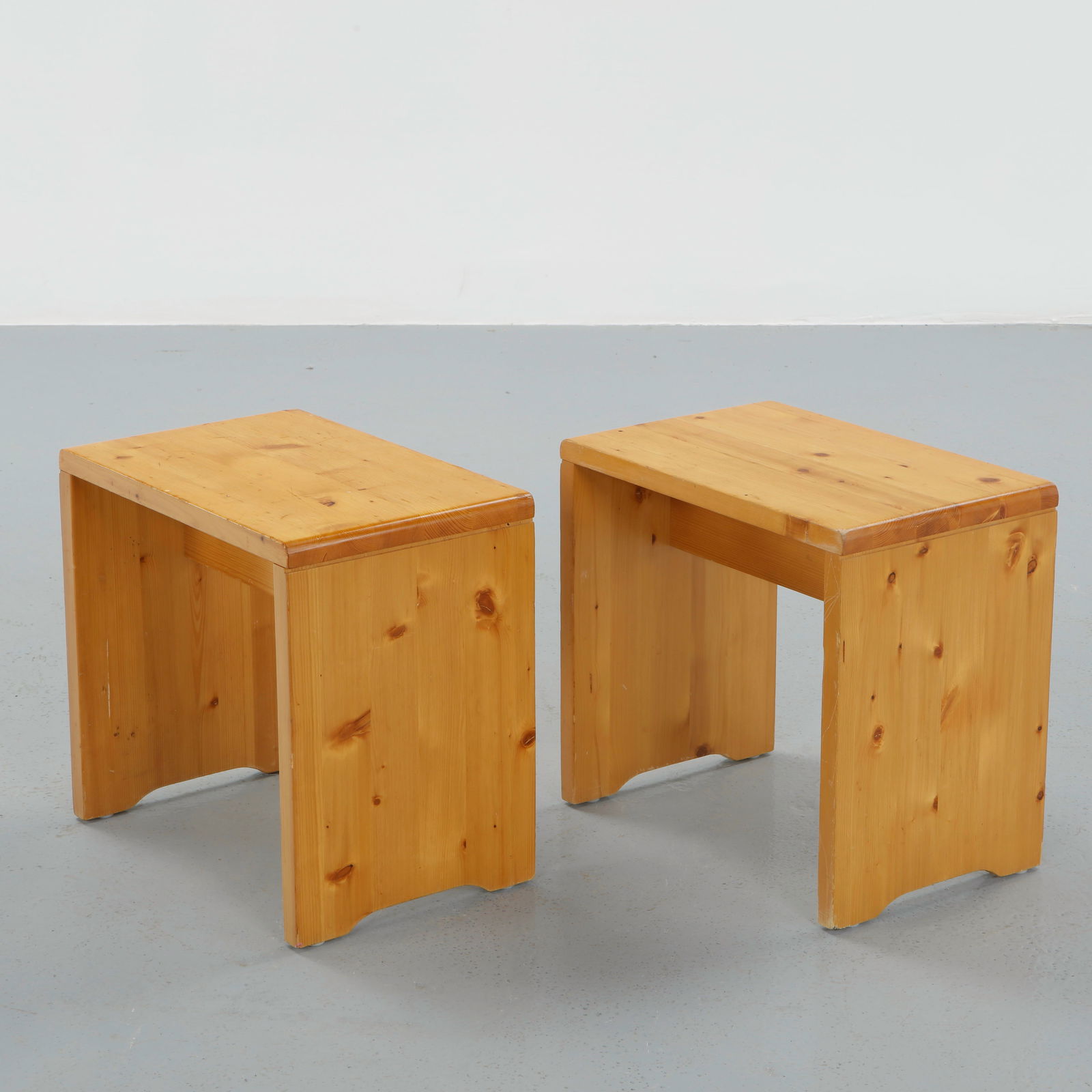 Charlotte Perriand for Les Arcs 1600, Pair of Pine Stools, 1960s (1 of 16)