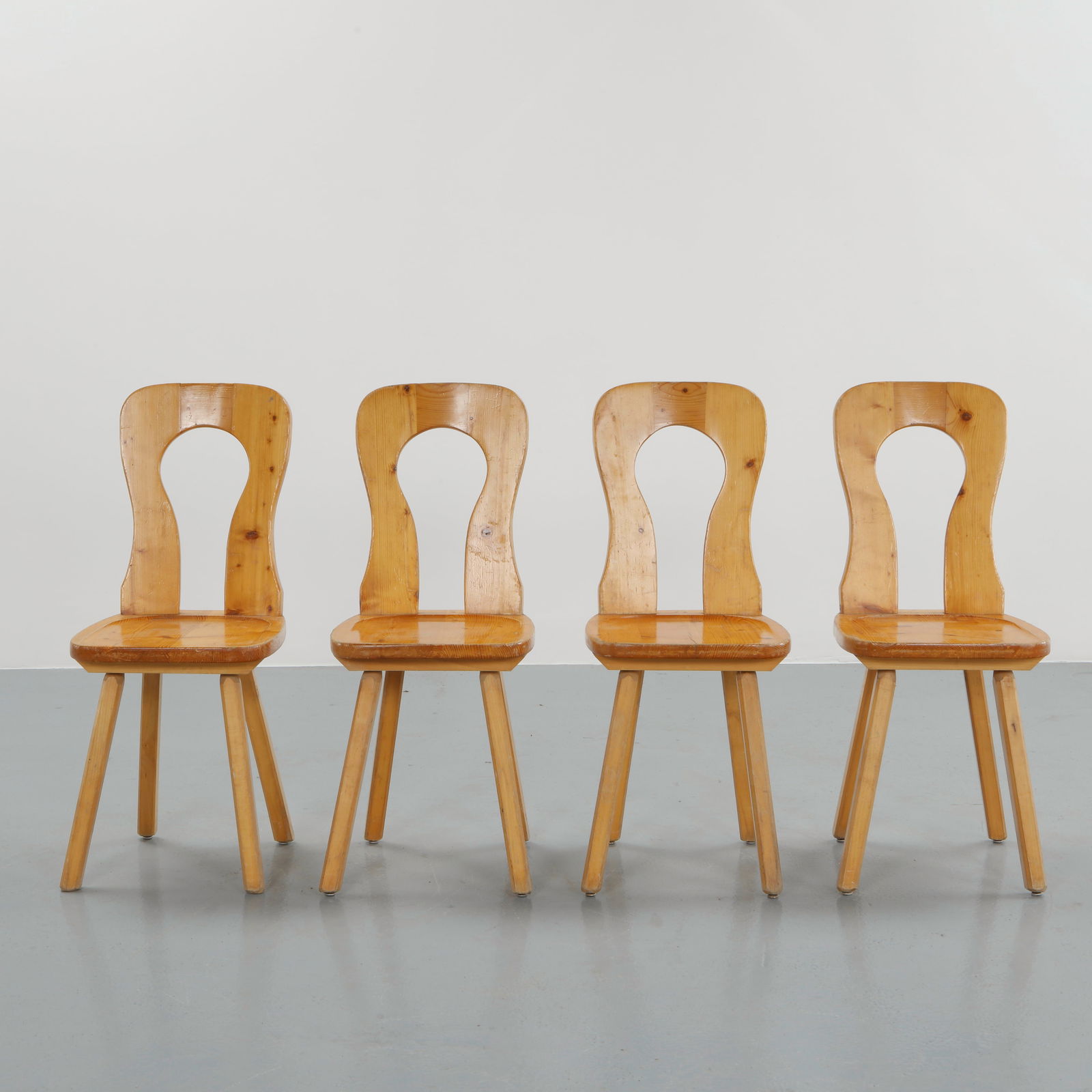 Set of Four French Farm Pine Chairs, 1960s (1 of 20)