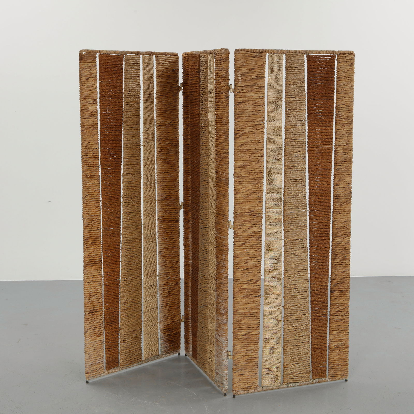 Siegga Hamis, Wood and Rope Screen Divider, 2009 (1 of 13)