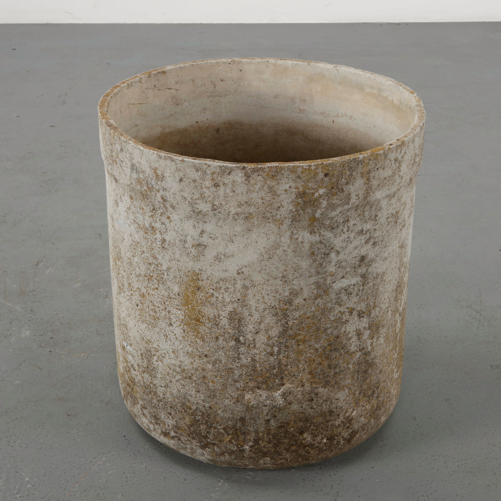 Willy Guhl, Round Planter, 1960s (1 of 10)