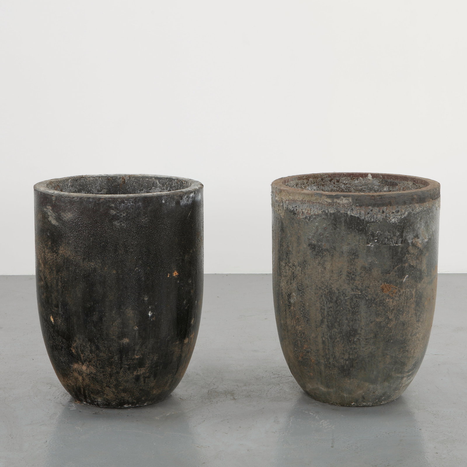 Pair of Monumental Foundry Planters, 1960s (1 of 13)
