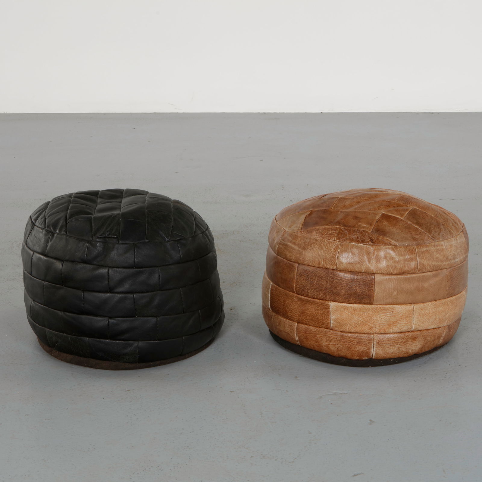 DeÂ Sede, Pair of Leather Ottomans, 1960s (1 of 10)
