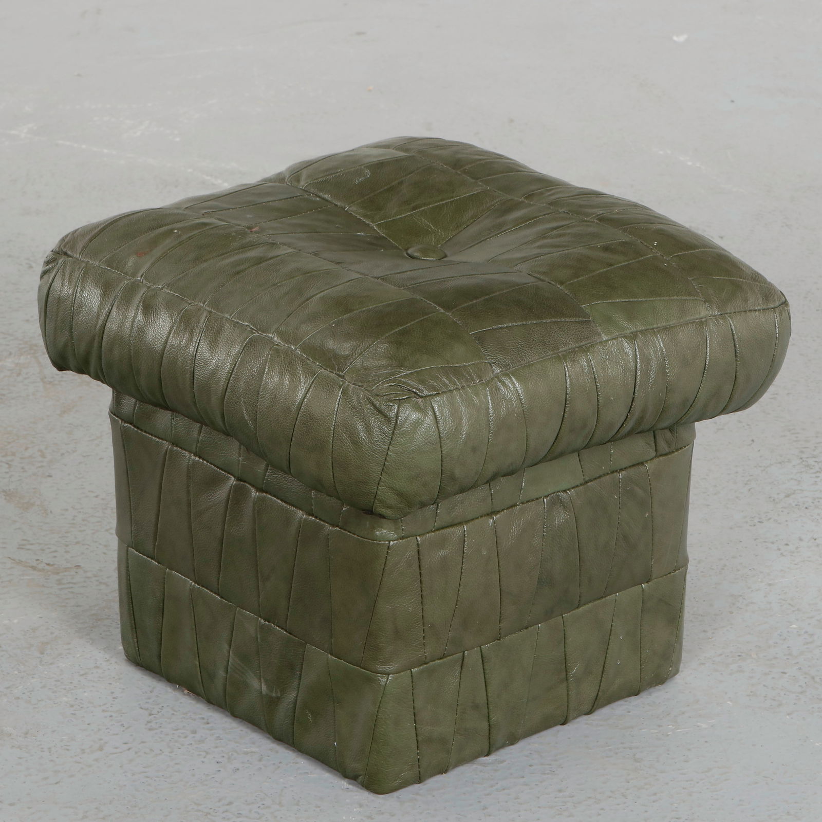 De Sede, Leather Trunk Ottoman, 1960s (1 of 11)
