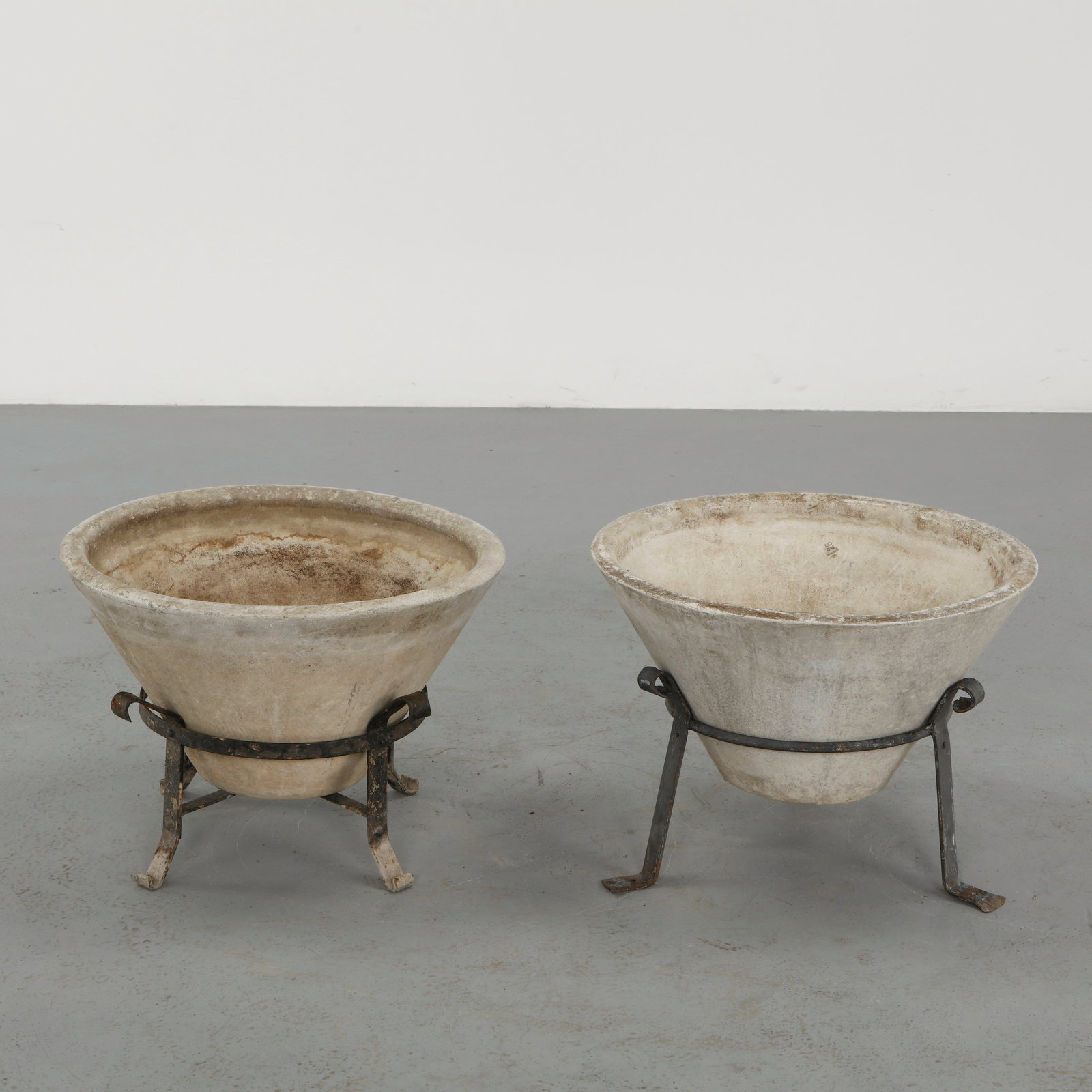 Willy Guhl, Pair of Conical Planters on Stands, 1960s (1 of 18)