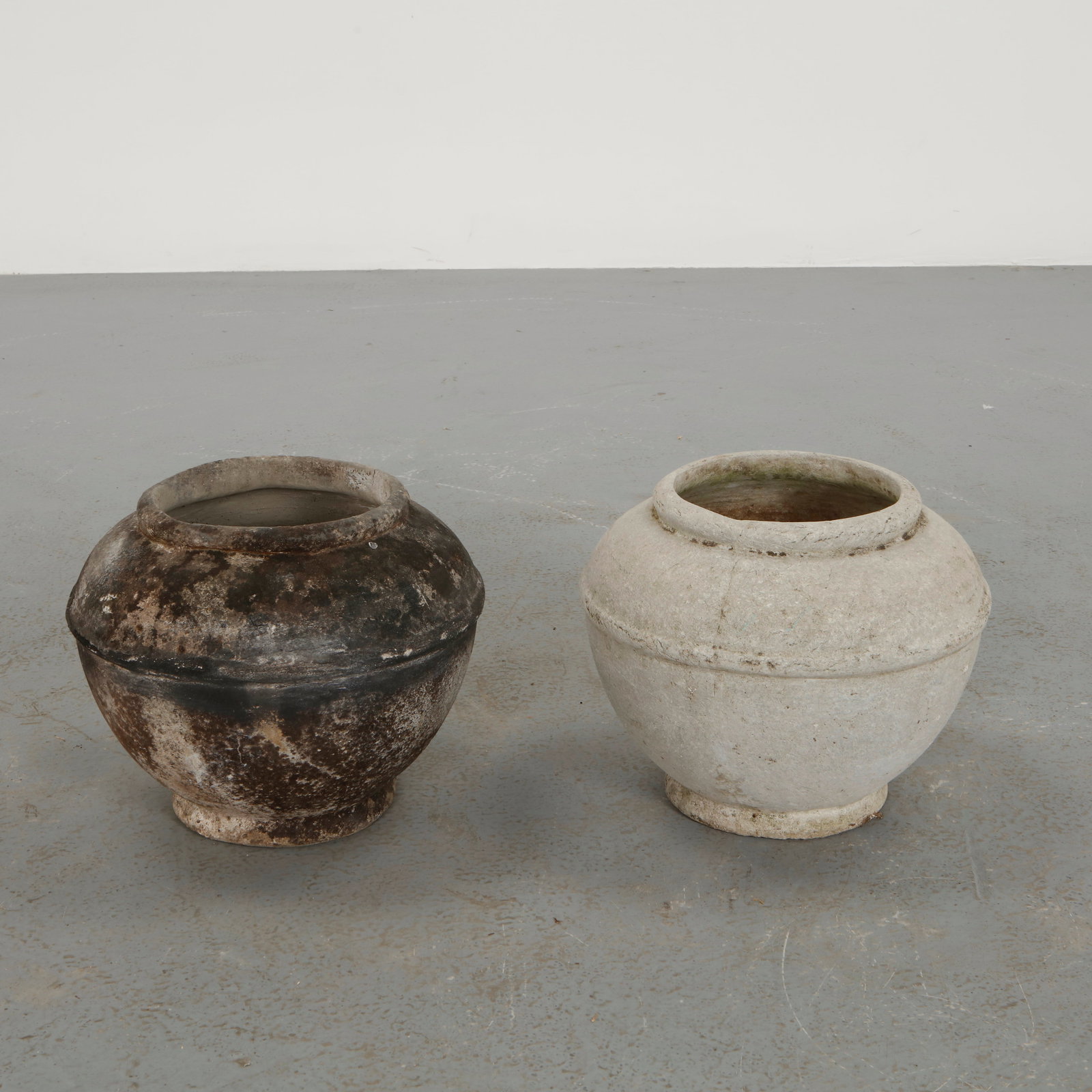 Willy Guhl, Pair of Urn Planters, 1960s (1 of 11)