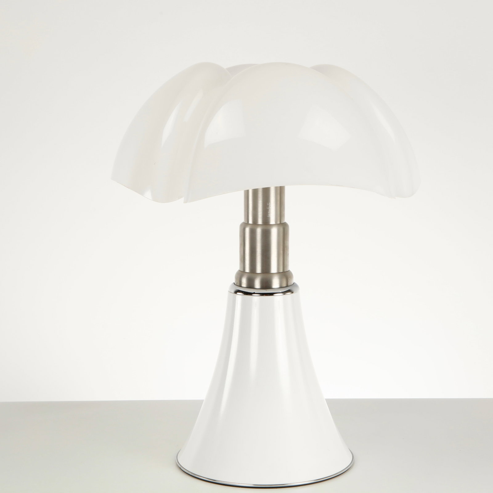Gae Aulenti for Martinelli Luce, Pipistrello Table Lamp, 1965 (1 of 19)